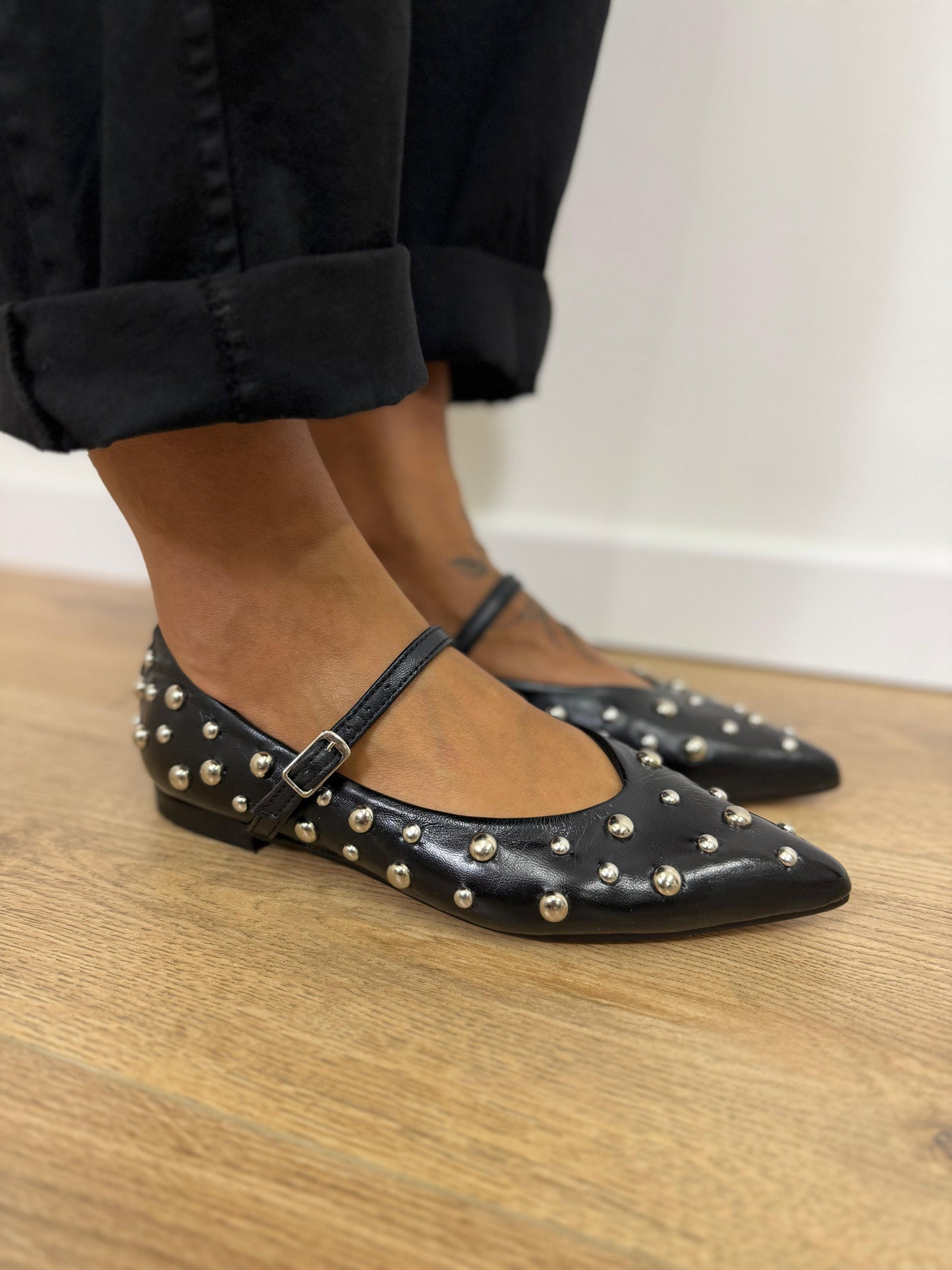 N.6 MILANO BALLERINA BORCHIE IN NAPPA NERO