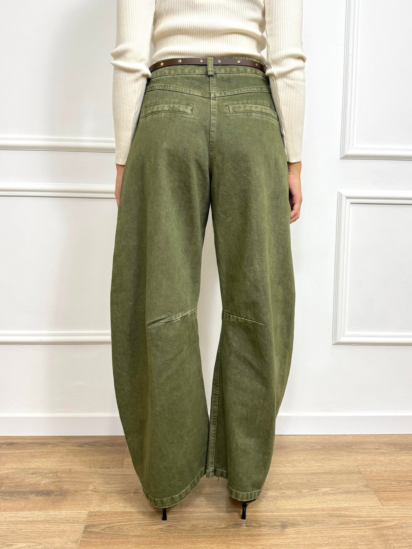 MOTEL DENIM BARREL VITA ALTA CON CINTURINA JALE OLIVA