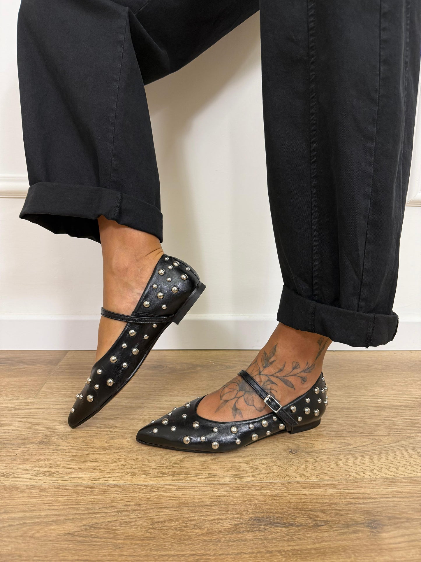 N.6 MILANO BALLERINA BORCHIE IN NAPPA NERO