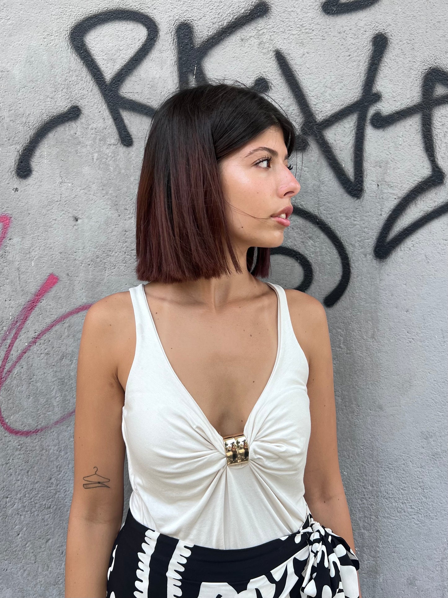 SUSY MIX CANOTTA SCOLLATA CON ACCESSORIO SENO ELIA BURRO
