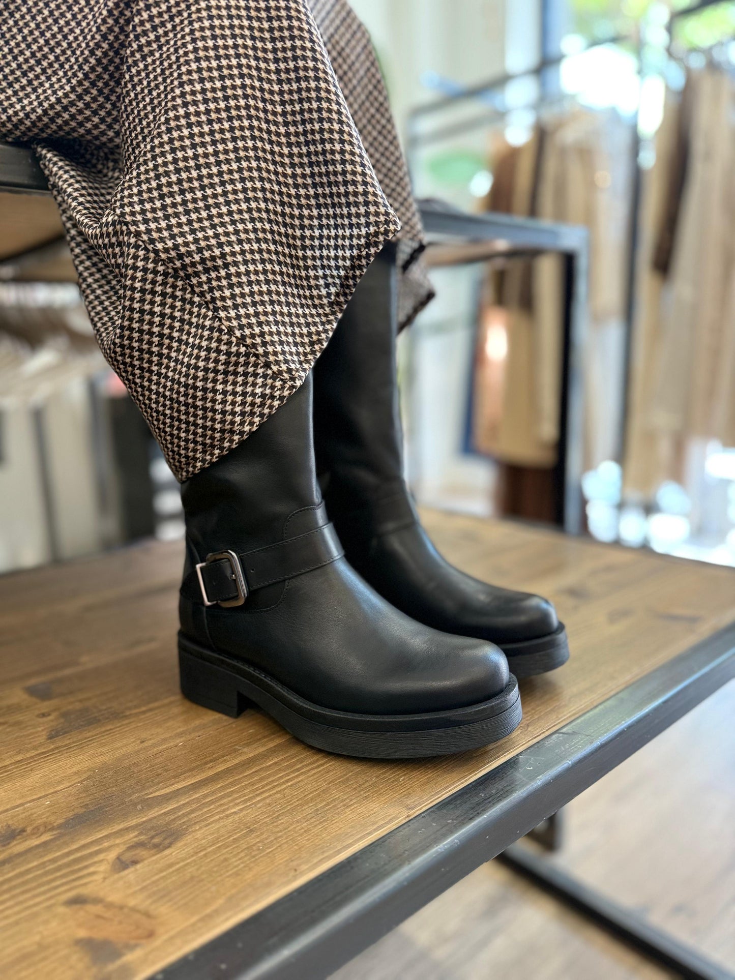 STIVALE BIKER DUE FIBBIE IN PELLE NERO
