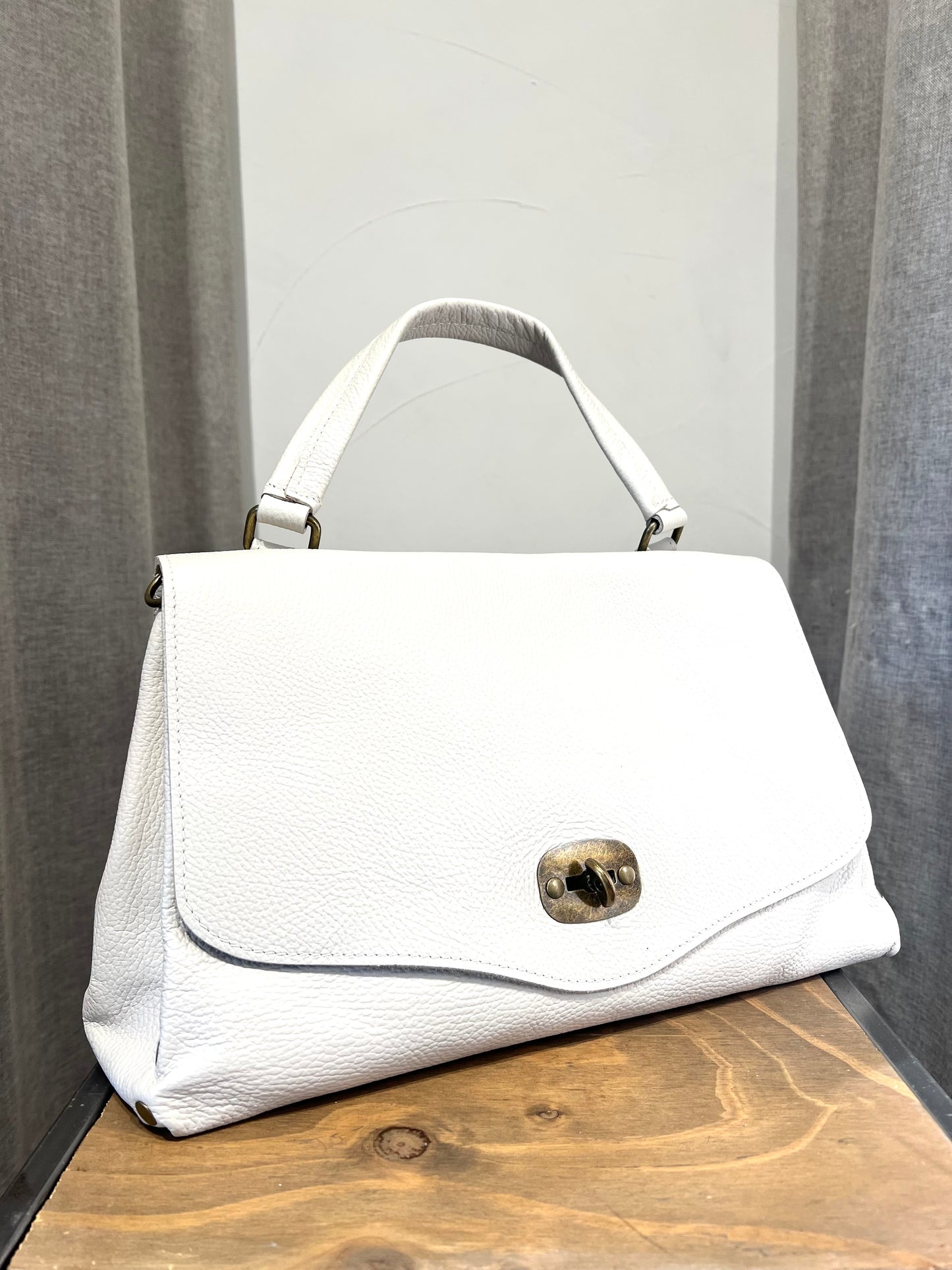 BORSA POSTINA GRANDE IN PELLE BURRO