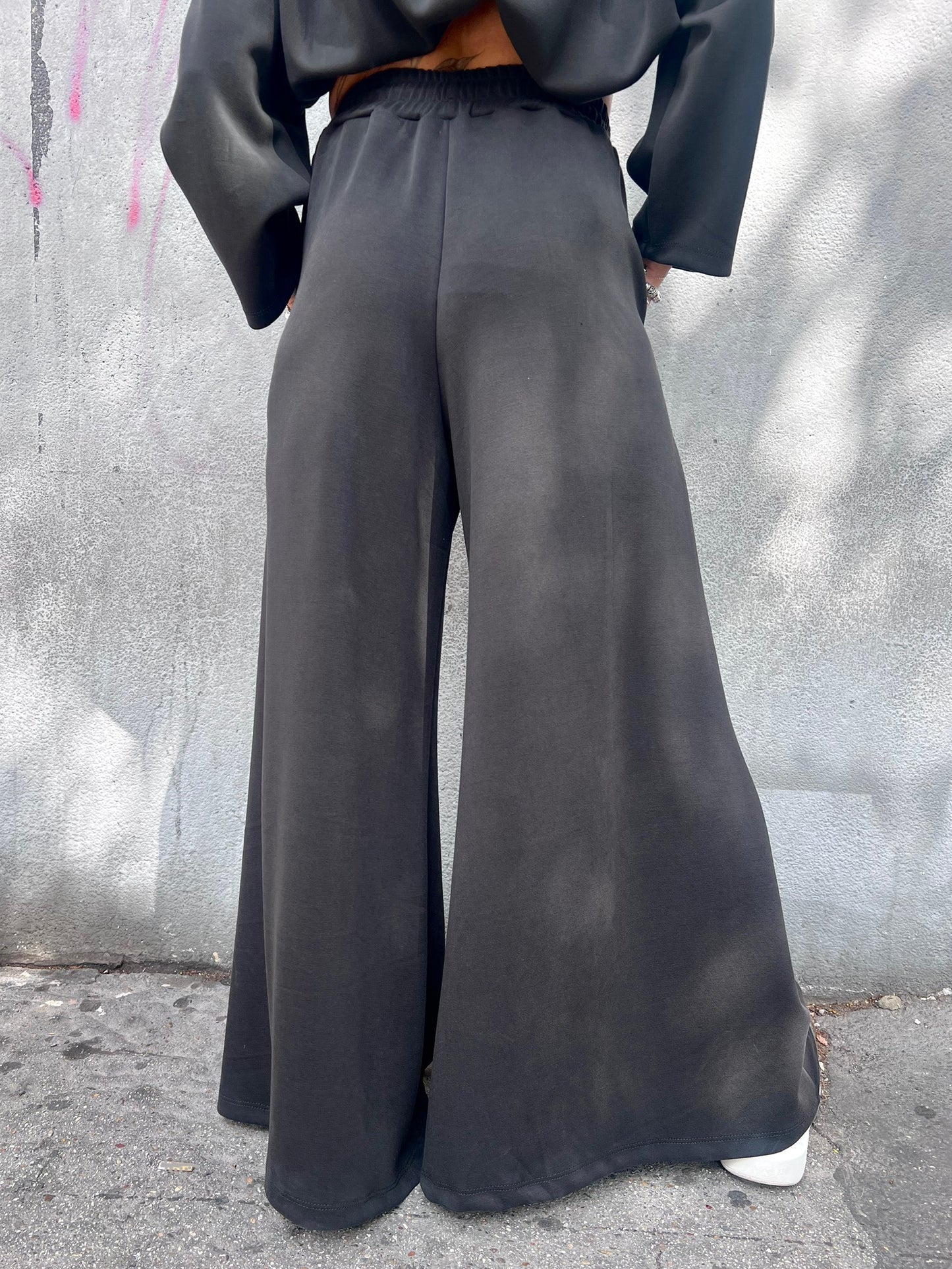 SUSY MIX COMPLETO FELPA& PANTALONE MARIKA NERO
