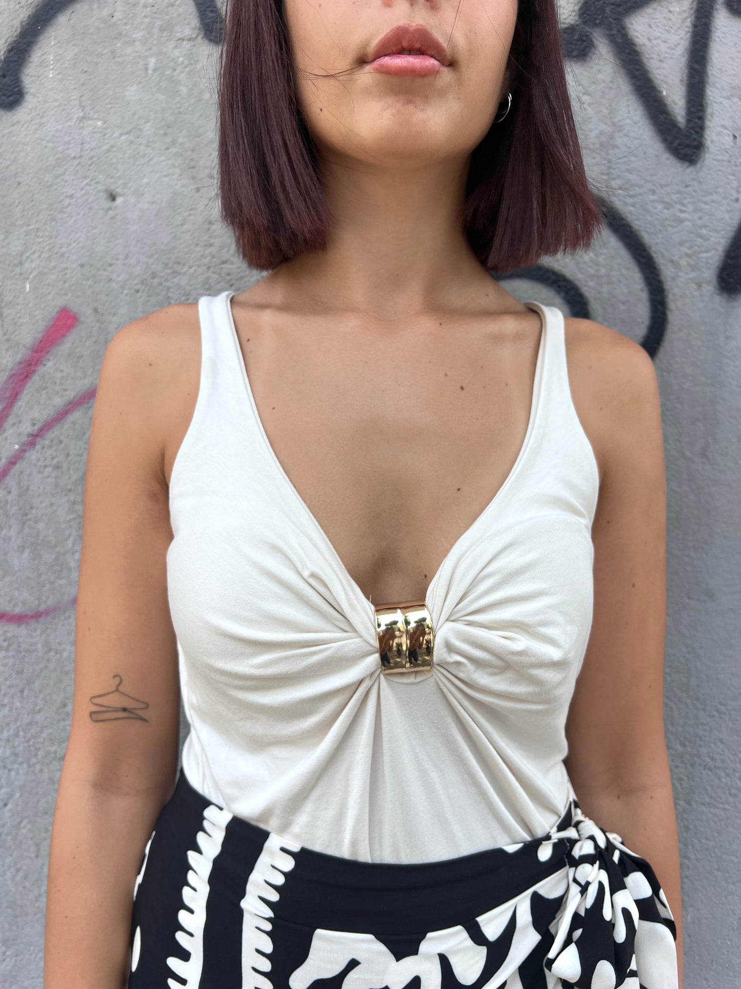 SUSY MIX CANOTTA SCOLLATA CON ACCESSORIO SENO ELIA BURRO