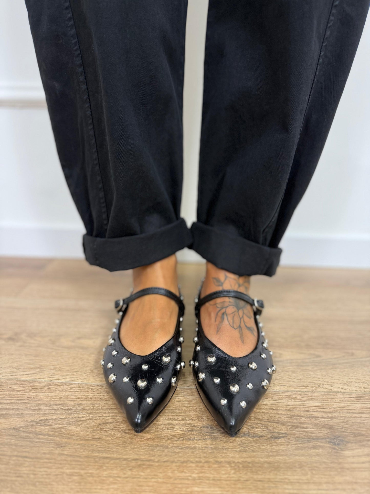 N.6 MILANO BALLERINA BORCHIE IN NAPPA NERO