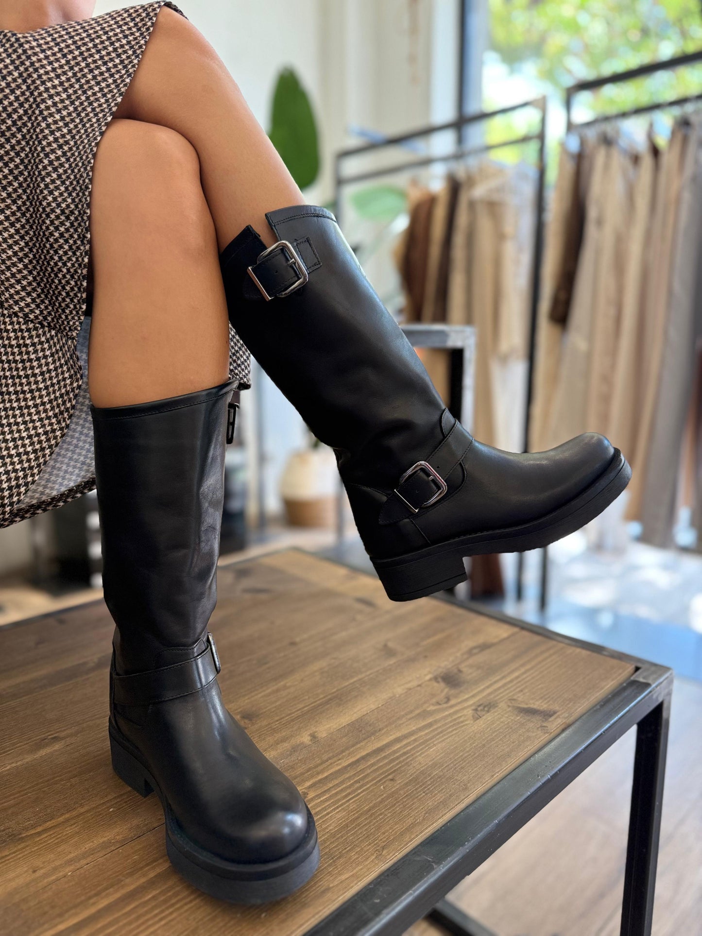 STIVALE BIKER DUE FIBBIE IN PELLE NERO