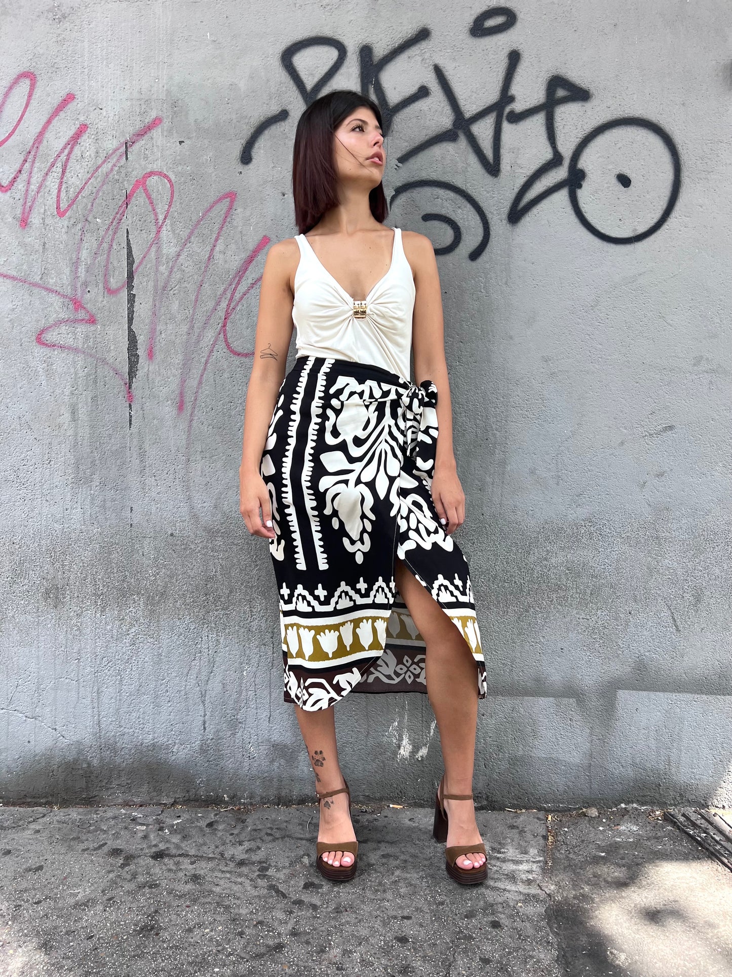 SUSY MIX CANOTTA SCOLLATA CON ACCESSORIO SENO ELIA BURRO
