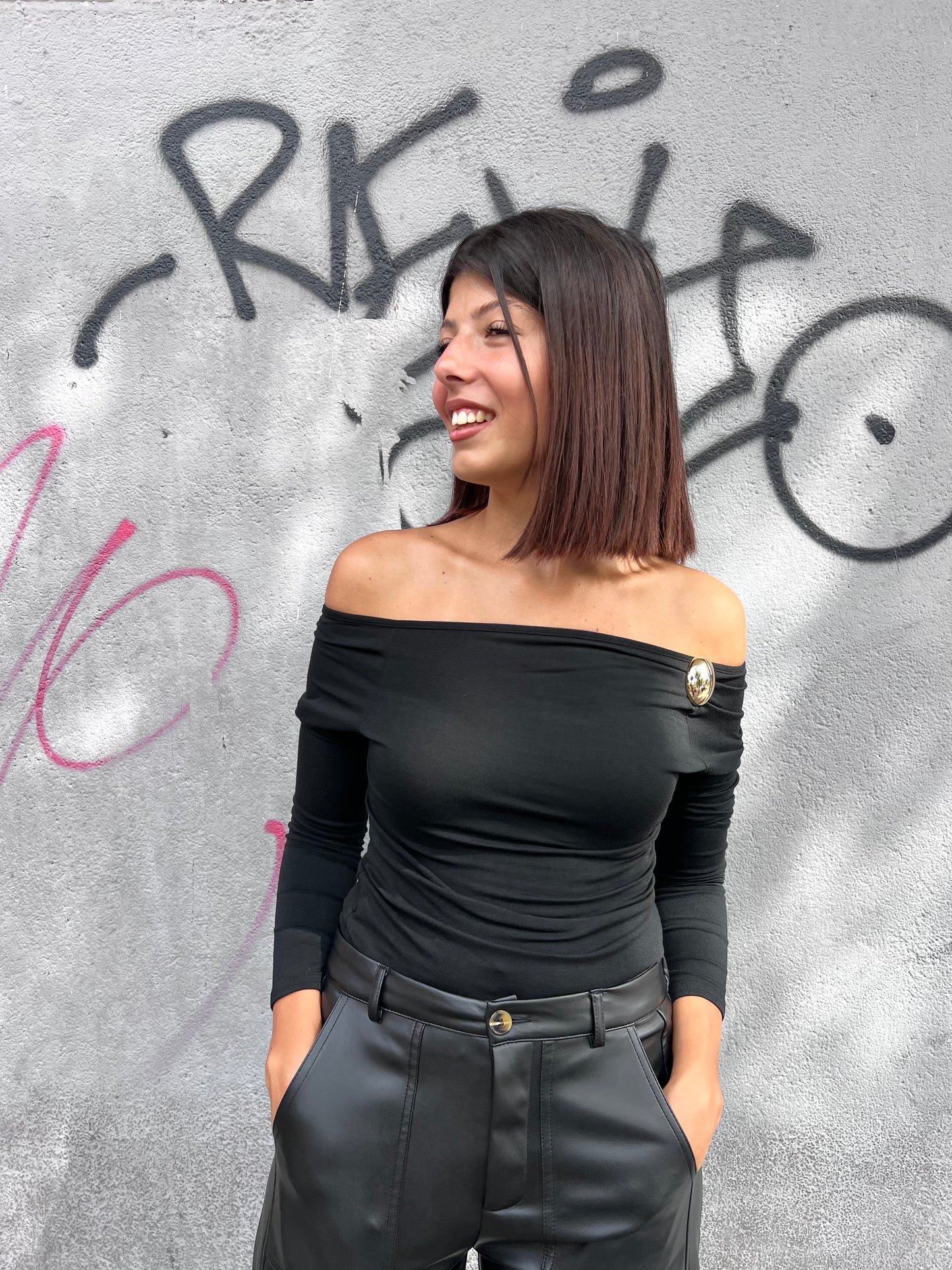 SUSY MIX MAGLIA BARCA CON APPLICAZIONE SORAYA NERO