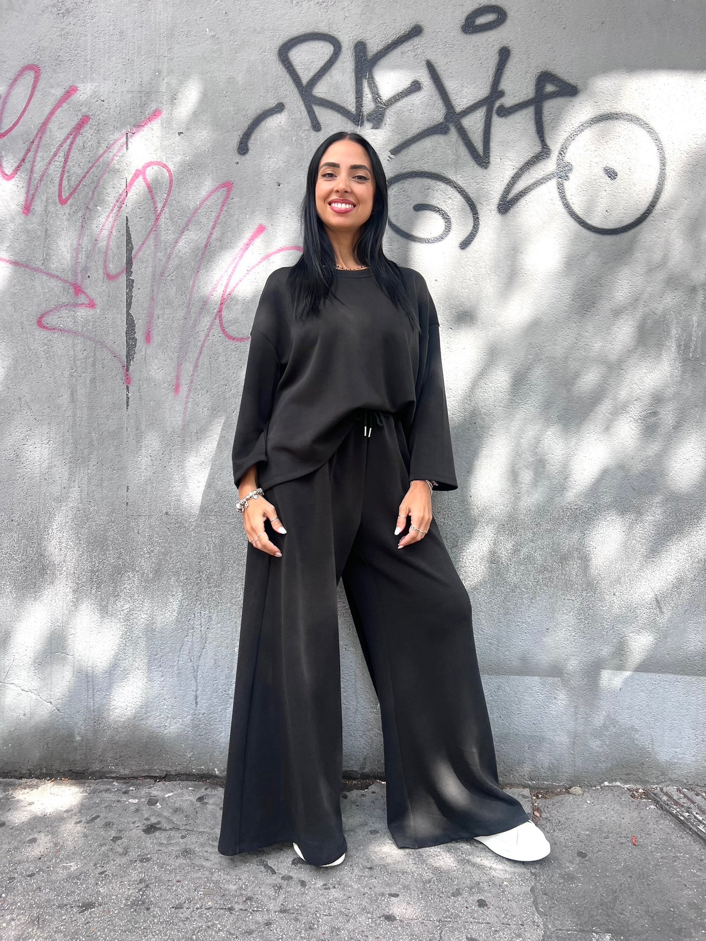 SUSY MIX COMPLETO FELPA& PANTALONE MARIKA NERO