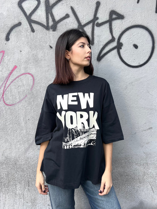 SUSY MIX T-SHIRT OVER GIROCOLLO “NEW YORK” NERO