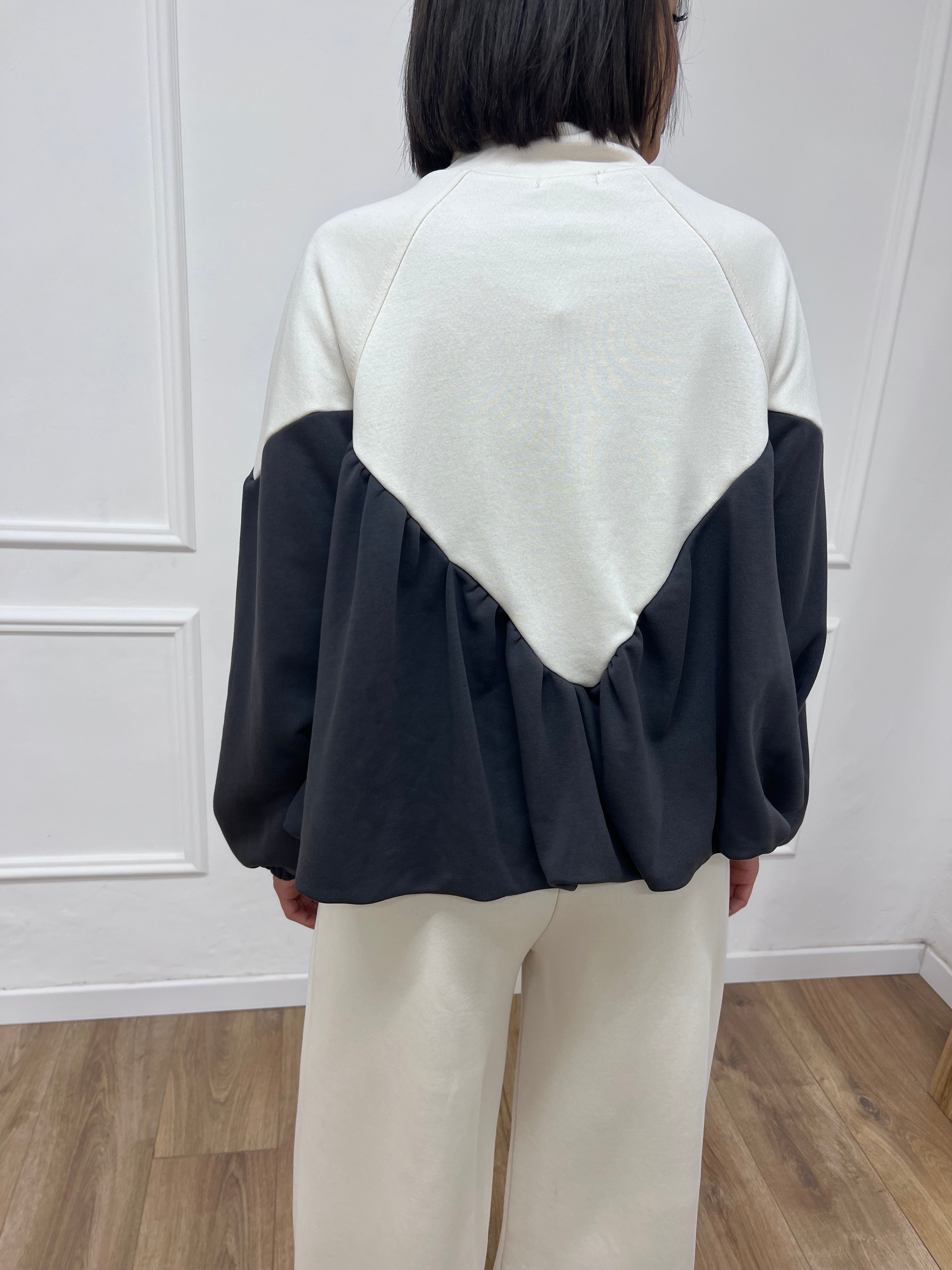 FELPA BOMBER ARRICCIATO CHEVRON LATTE SARA SUSY MIX