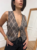 GILET CROP FIOCCO STAMPA FOGLIE NERO SUSY MIX