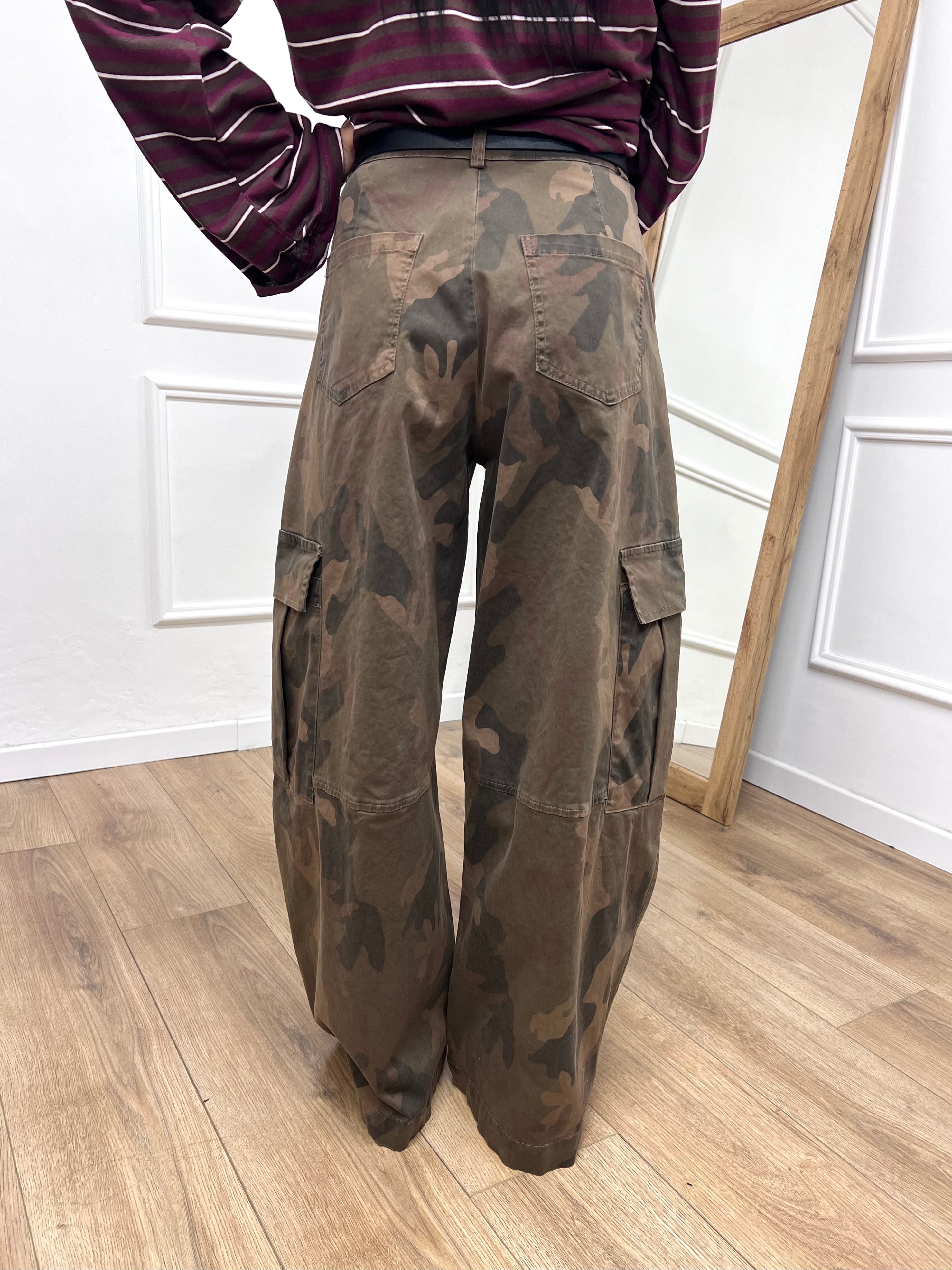 PANTALONE BARREL CARGO CAMOUFLAGE SUSY MIX