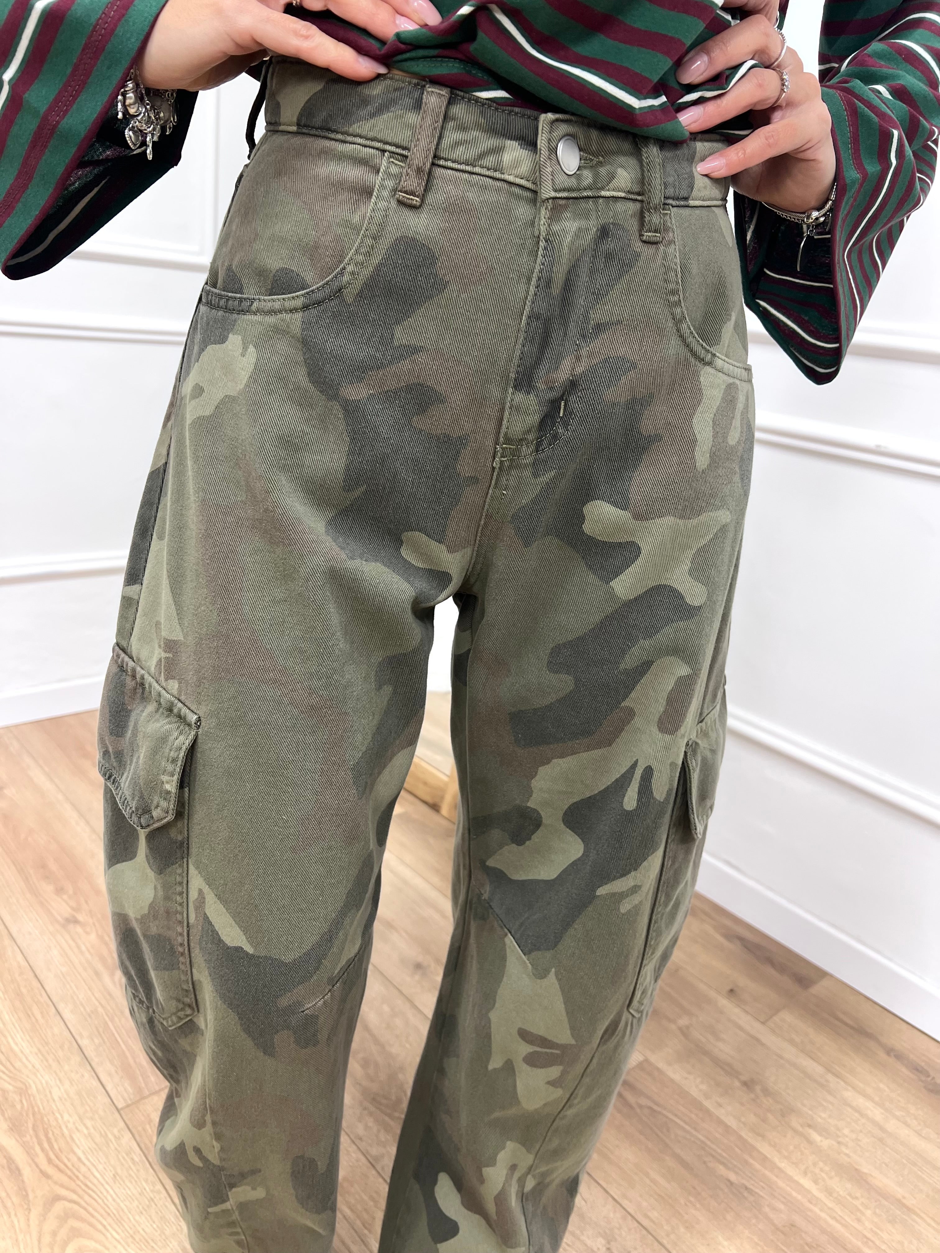 PANTALONE TELA DENIM CARGO CAMOUFLAGE SUSY MIX