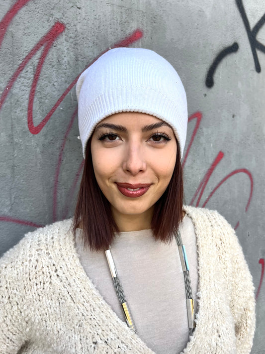 CAPPELLO SCESO CON PON PON LAPIN REMOVIBILE LATTE