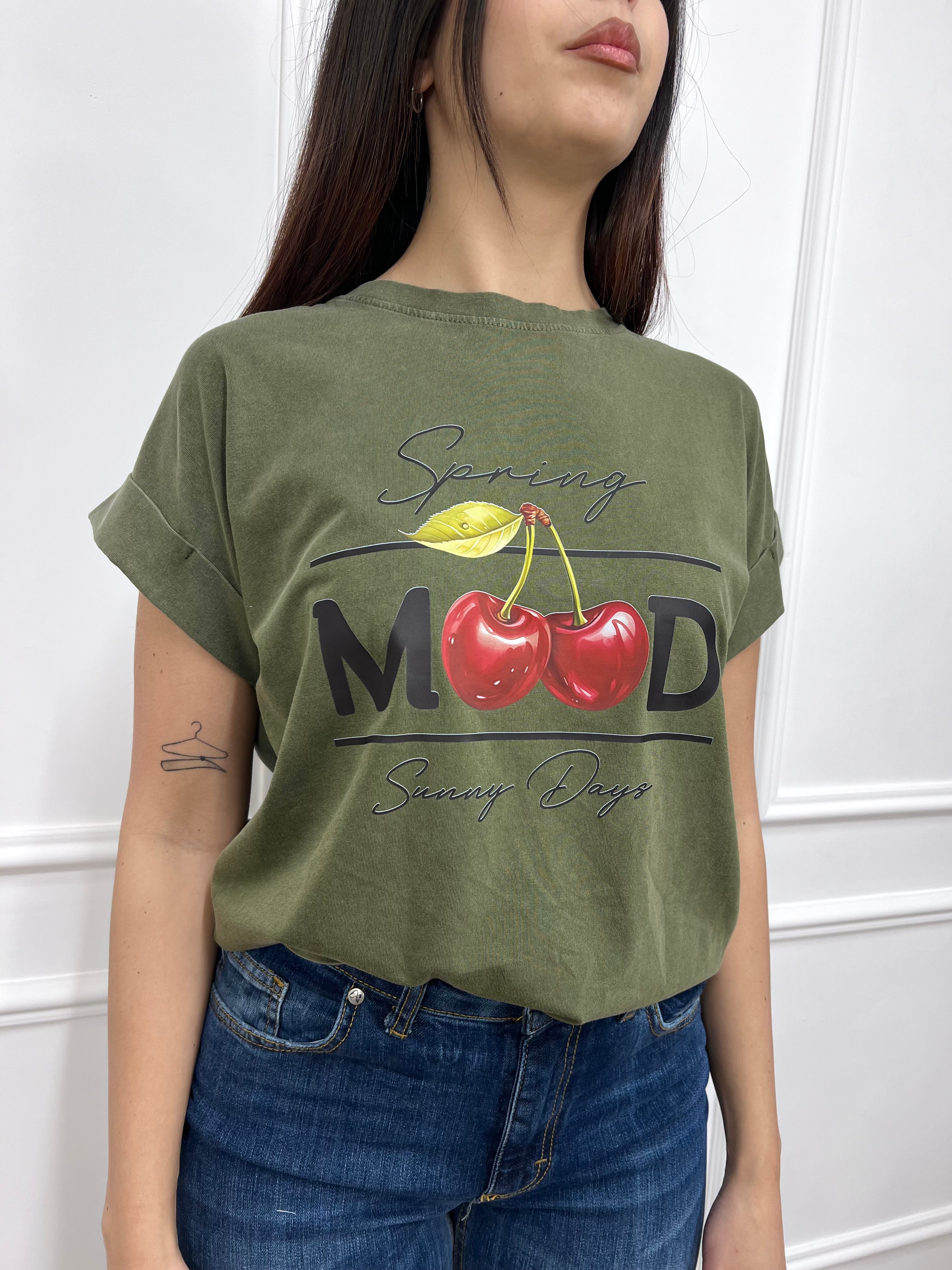 T-SHIRT WASHED STAMPA CHERRY MILITARE SUSY MIX
