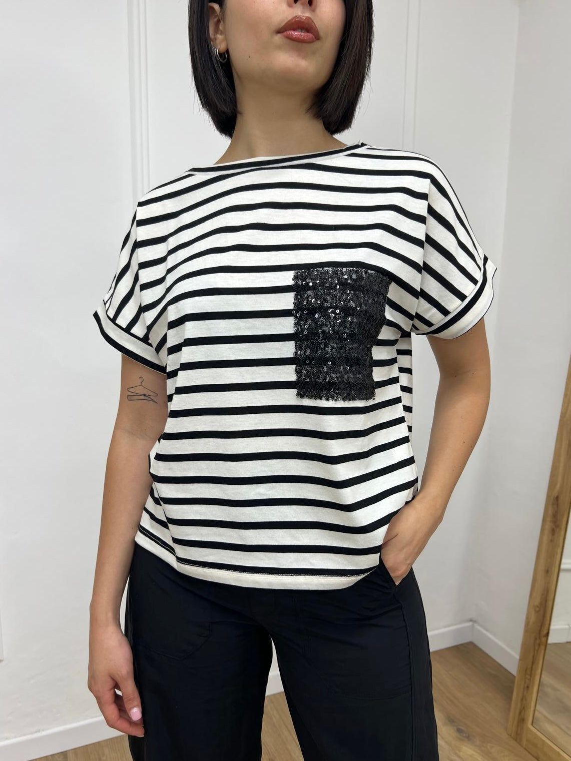 T-SHIRT M/C RIGHE TASCA MICRO PAILLETTES NERO SUSY MIX