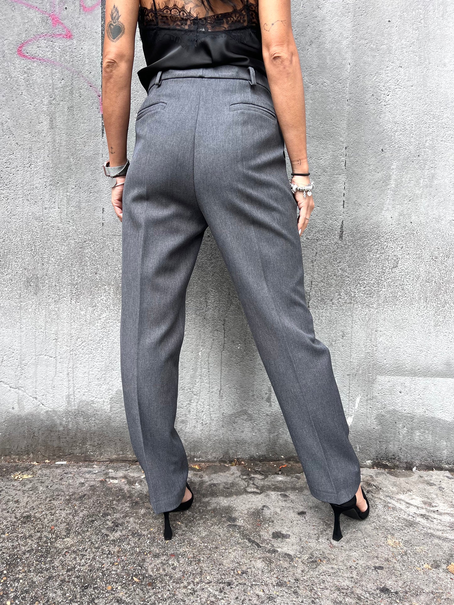 SUSY MIX COMPLETO GIACCA FUSCIACCA & PANT TUBO GRIGIO