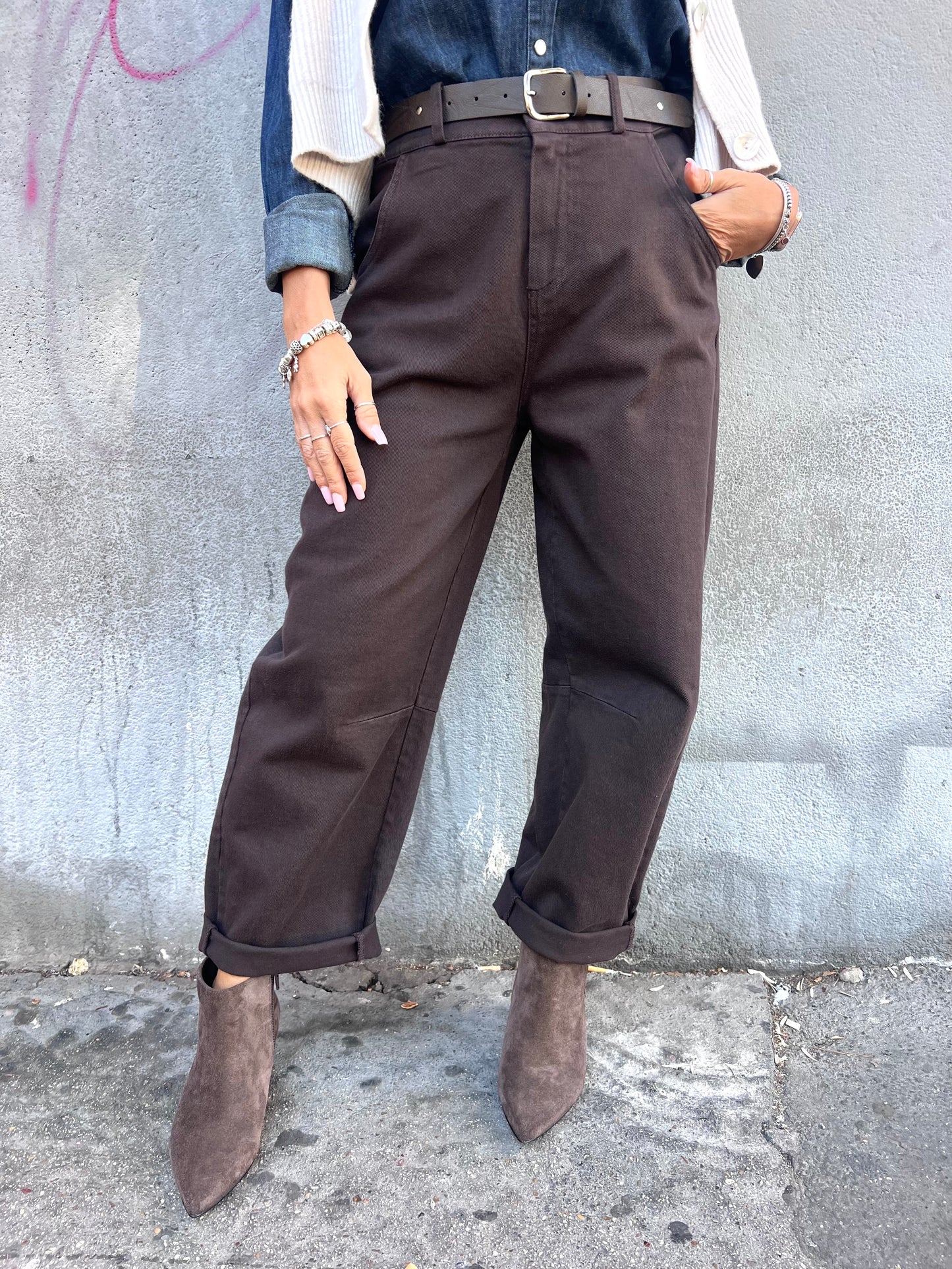 MOTEL PANTALONE BARREL CON CINTURA CIOCCOLATO