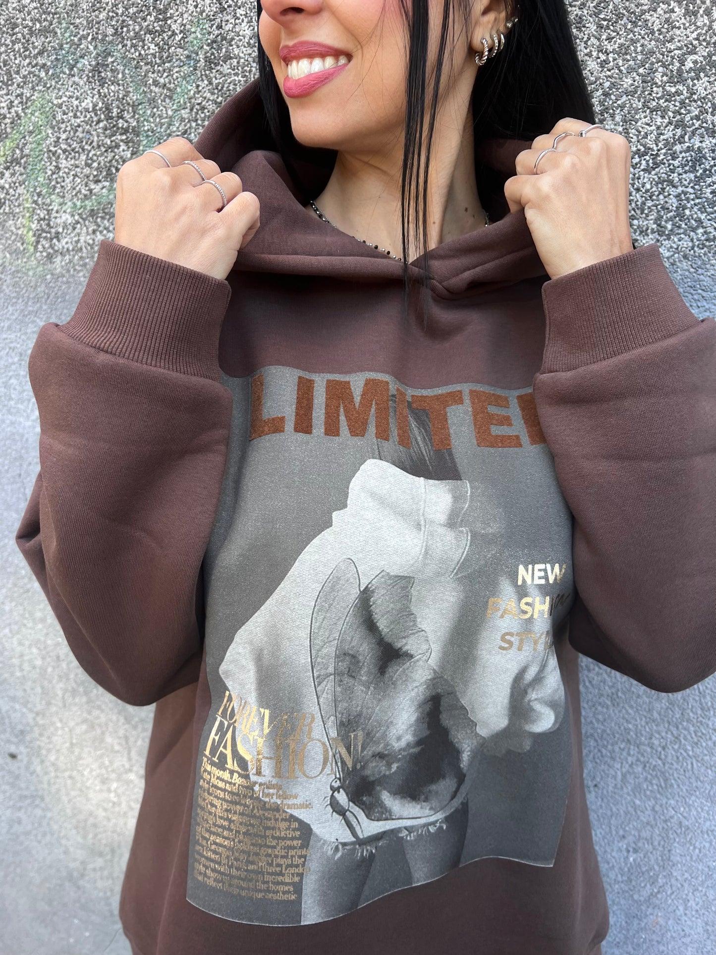 SUSY MIX FELPA OVER CAPPUCCIO STAMPA “LIMITED” CIOCCOLATO