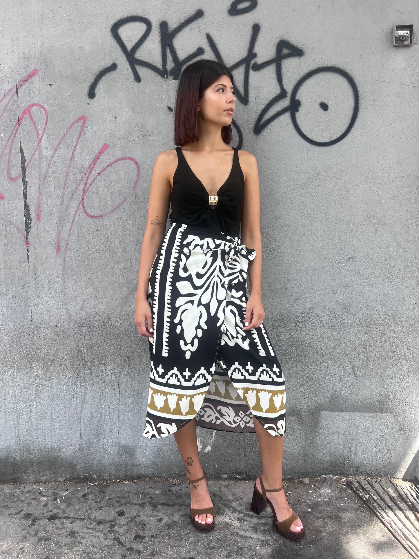 SUSY MIX CANOTTA SCOLLATA CON ACCESSORIO SENO ELIA NERO