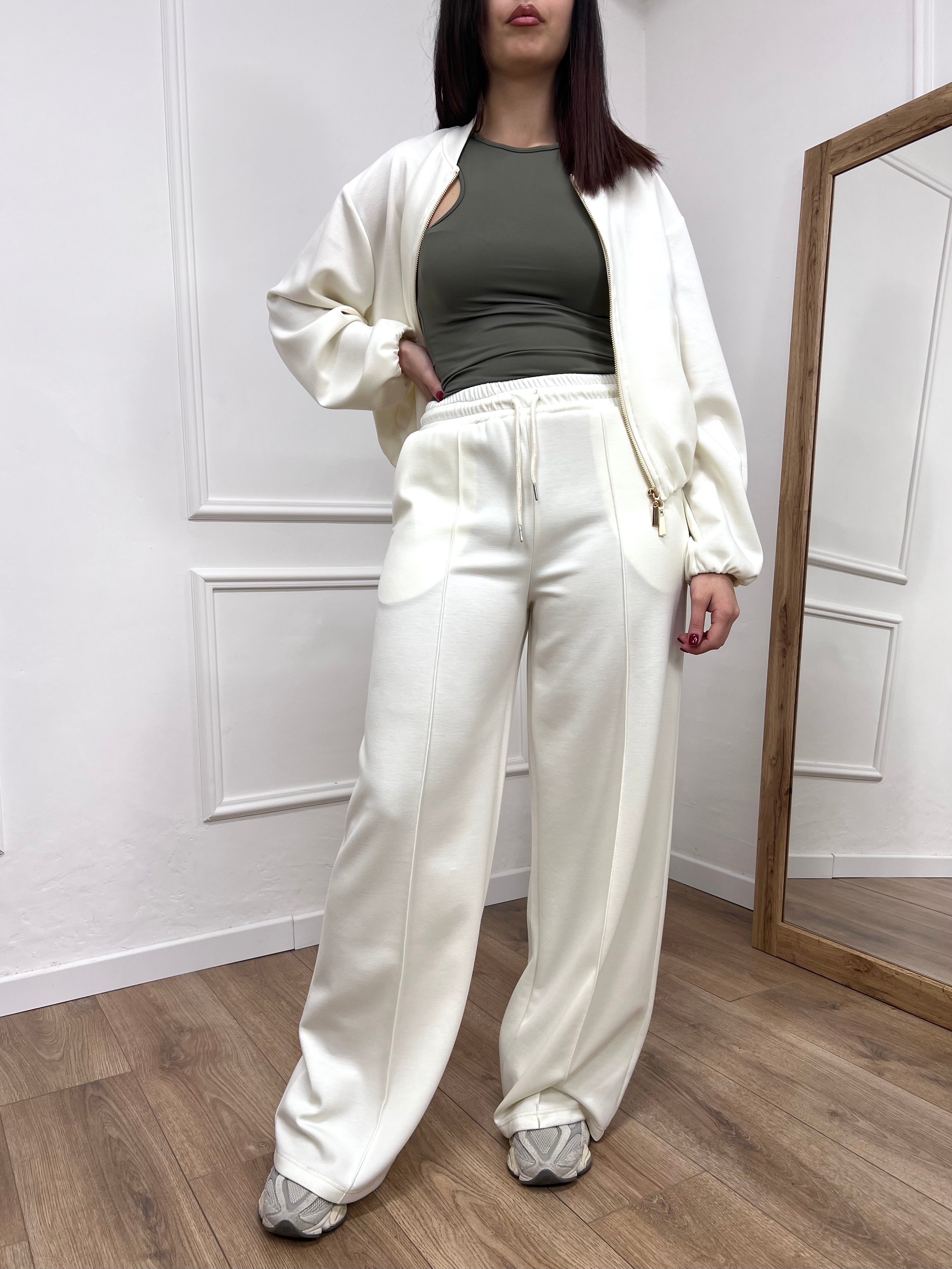 COMPLETO SCUBA FELPA & PANTALONE YLENIA LATTE SUSY MIX