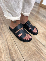 CIABATTONA “H” CAMOSCIO CON STRAPPO PELLE NERO ATTIKA