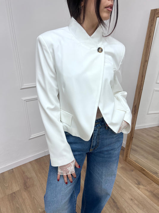 SUSY MIX GIACCA CORTA BOTTONE ASIMMETRICO NALA LATTE