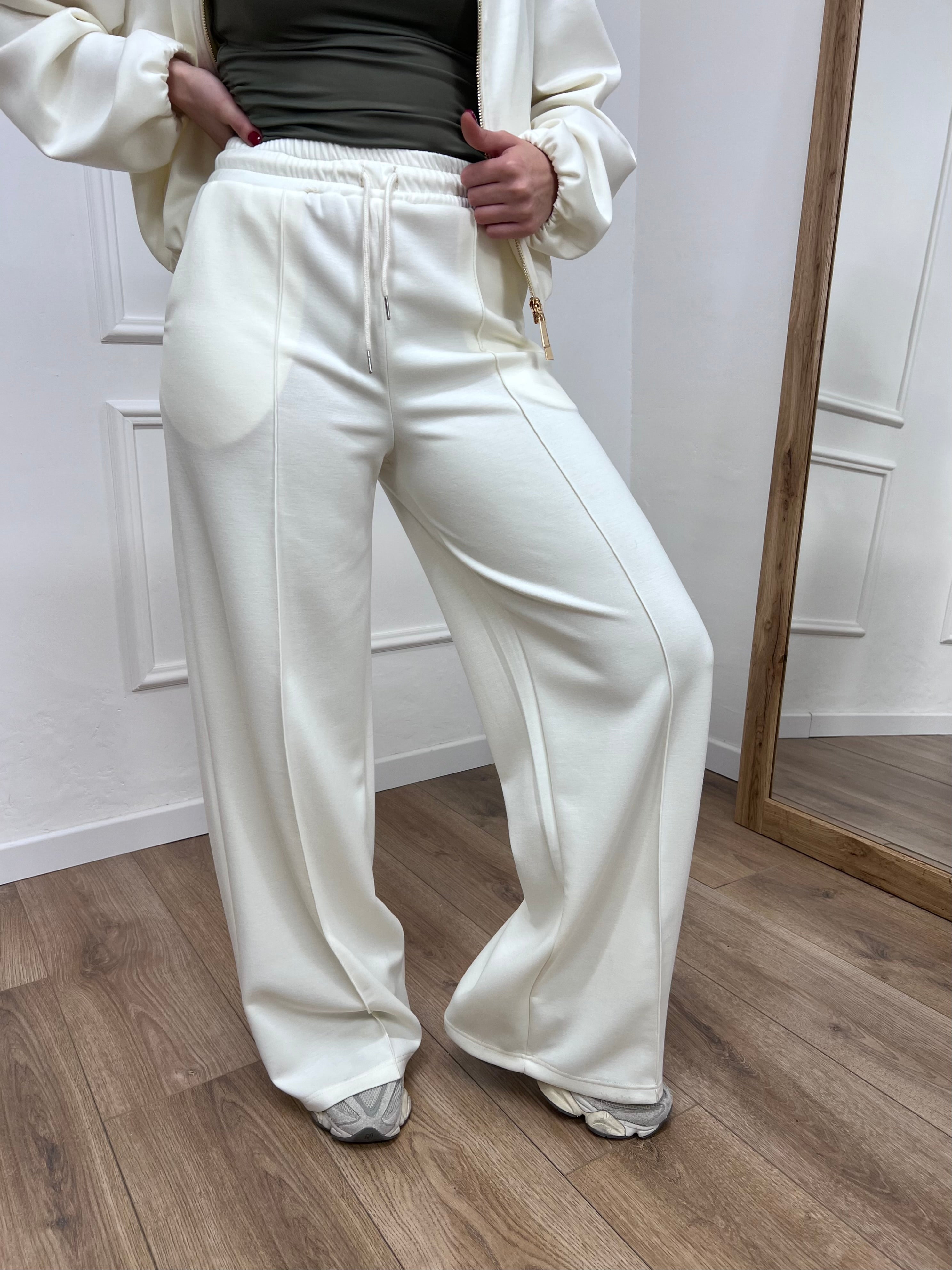 COMPLETO SCUBA FELPA & PANTALONE YLENIA LATTE SUSY MIX
