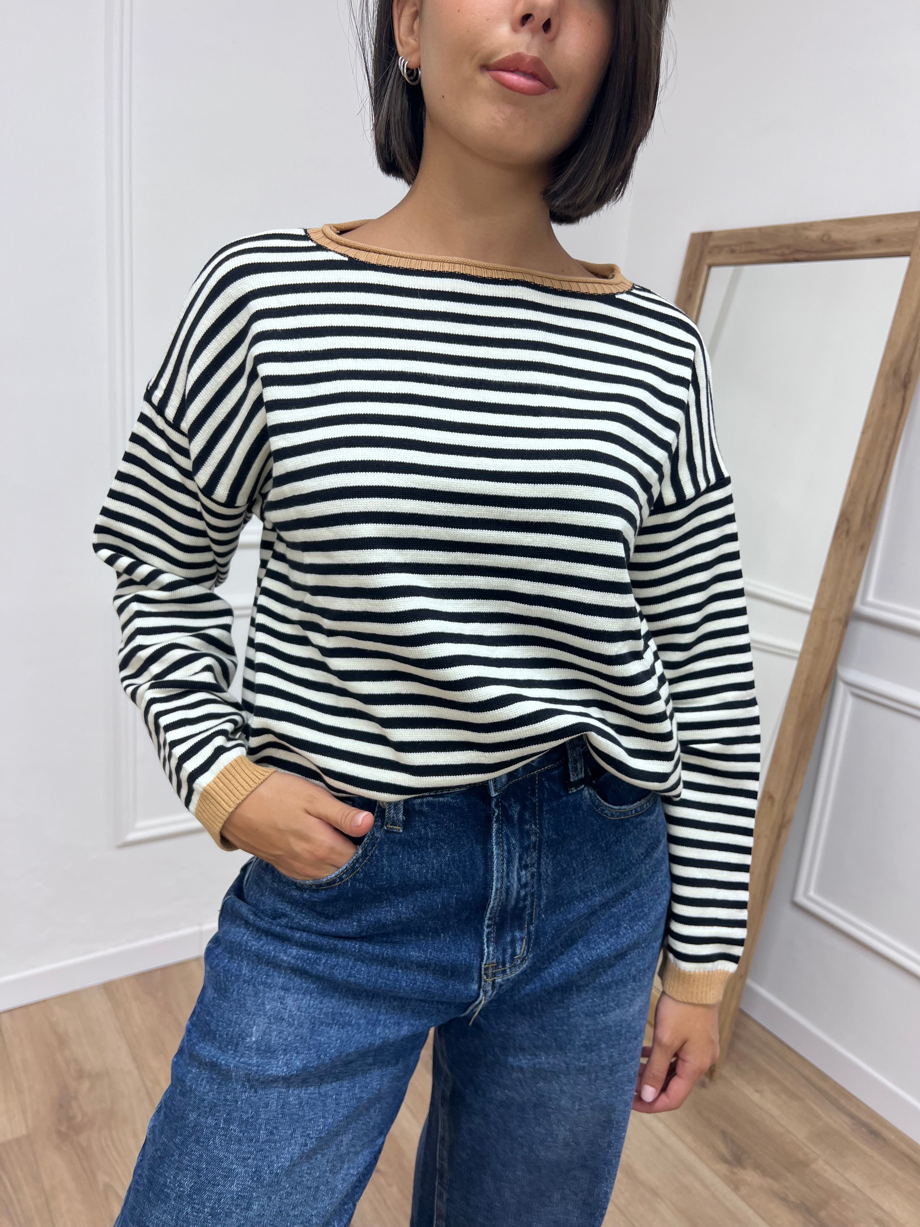 MAGLIA RIGATA SCATOLETTA COLLO CONTRASTO NERO SUSY MIX