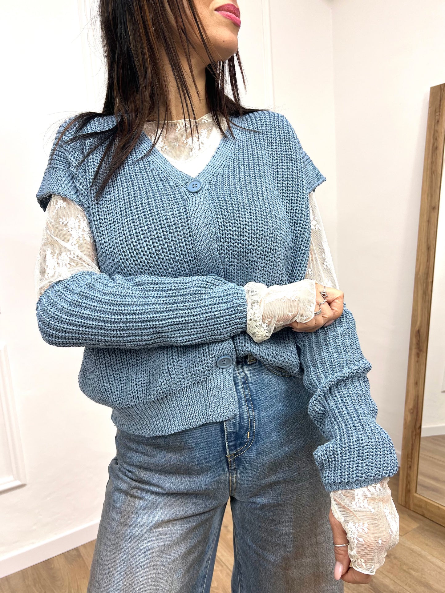 SUSY MIX GILET FILO BOTTONI CON MANICOTTI ADELE AZZURRO