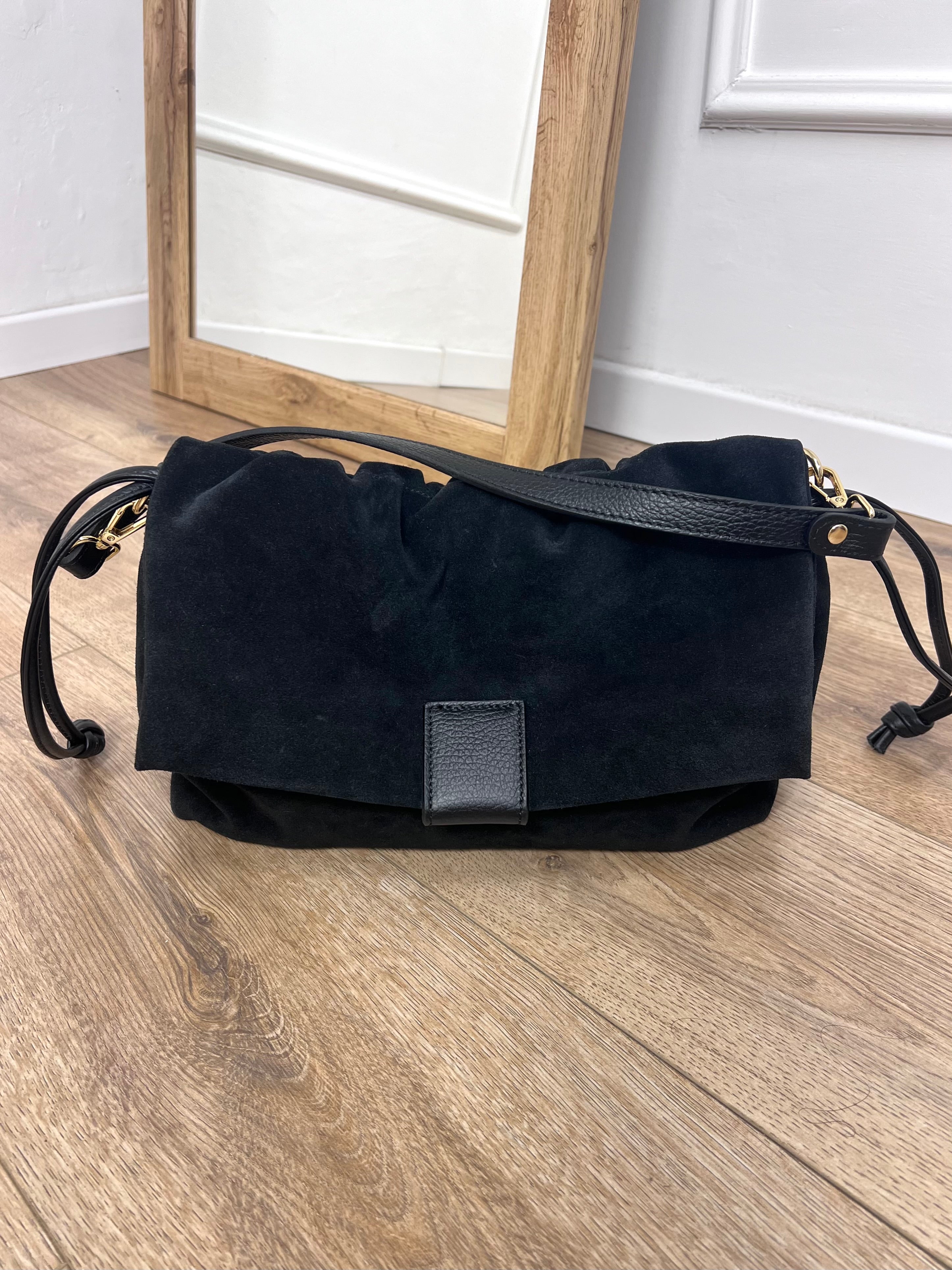 BORSA POUCH ARRICCIATA CAMOSCIO BROOKLYN NERO