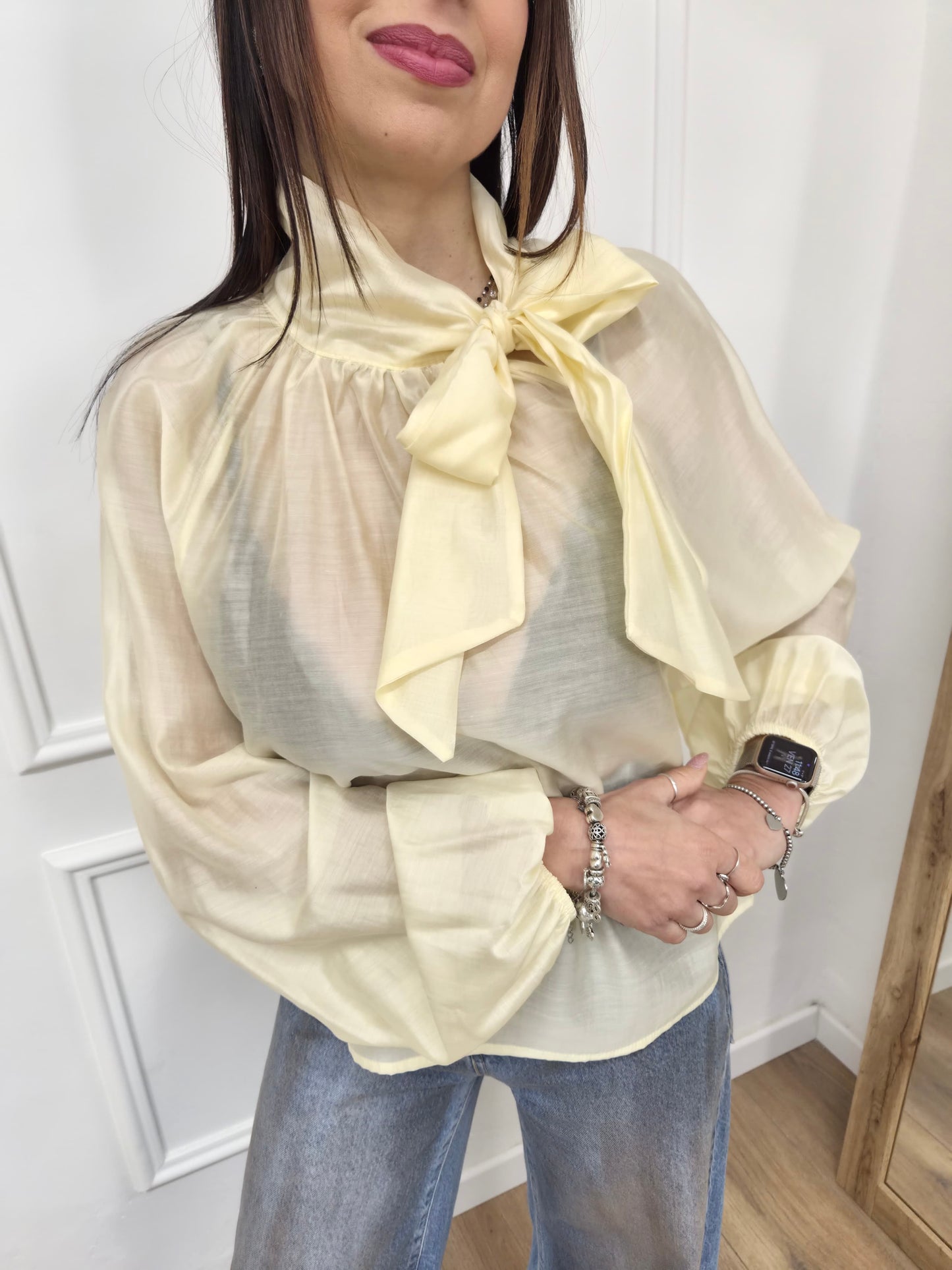 SUSY MIX BLUSA CON FIOCCO BARBARA GIALLO BURRO