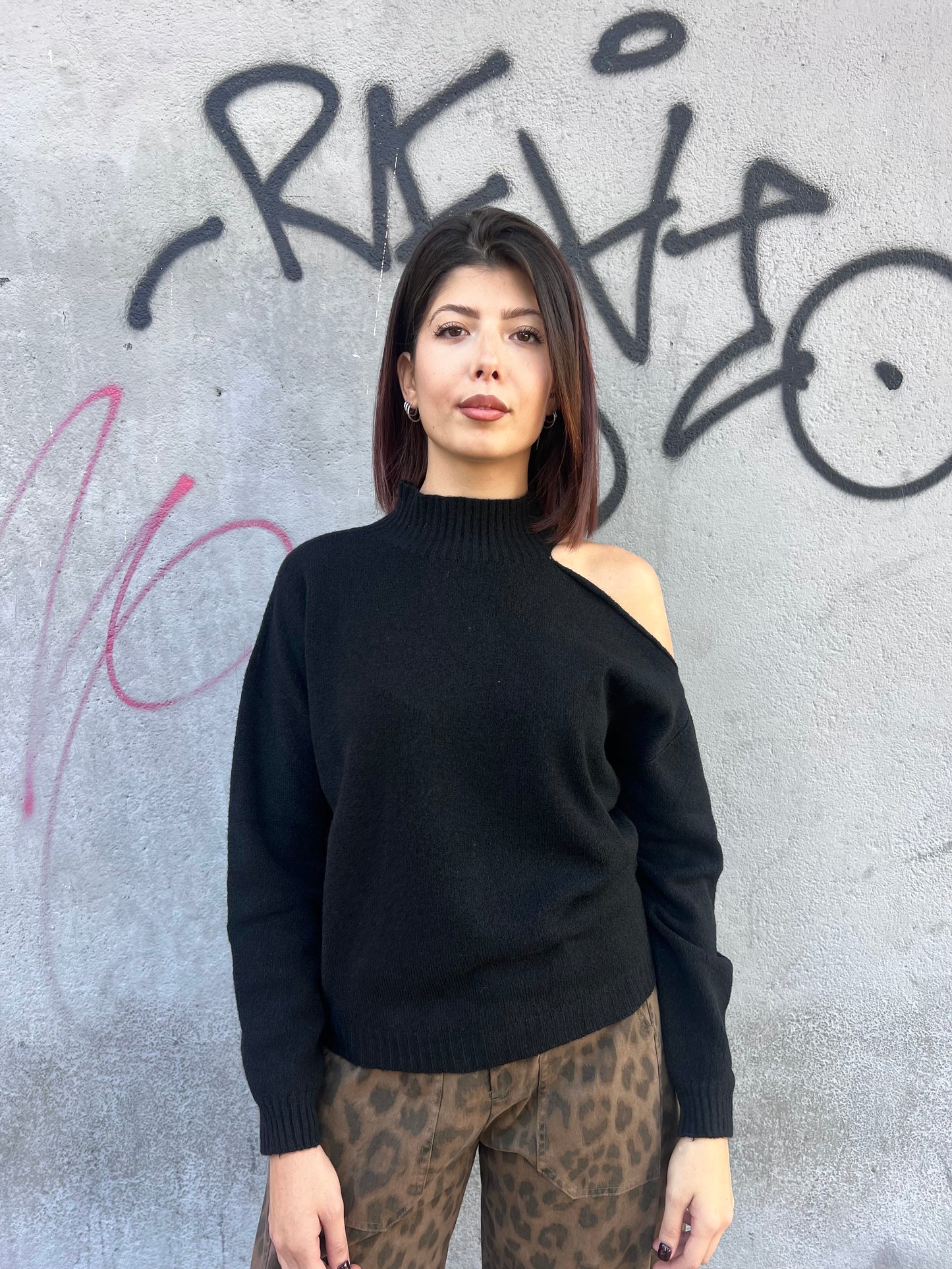 SUSY MIX MAGLIA CUT OUT COLLO NENA NERO