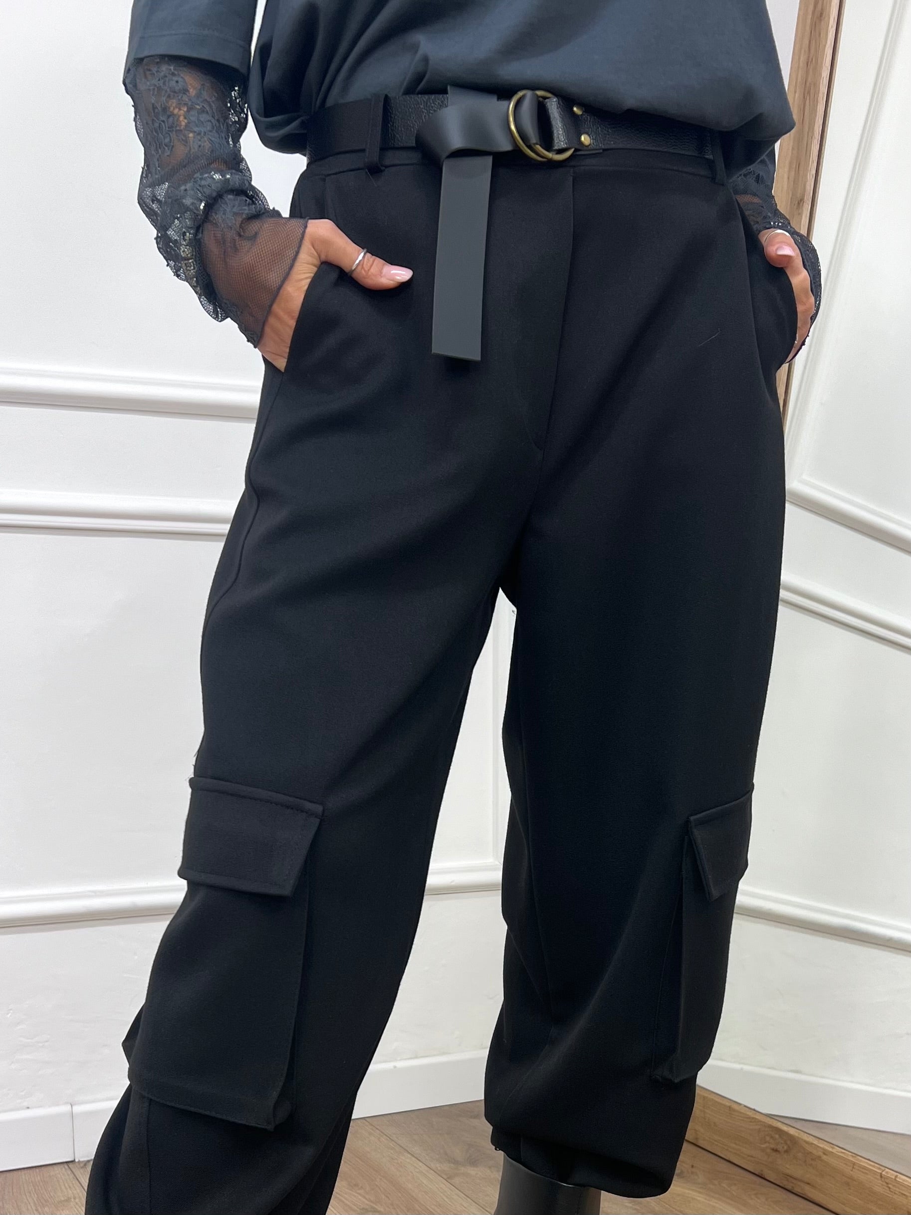 PANTALONE OVETTO CARGO NERO SUSY