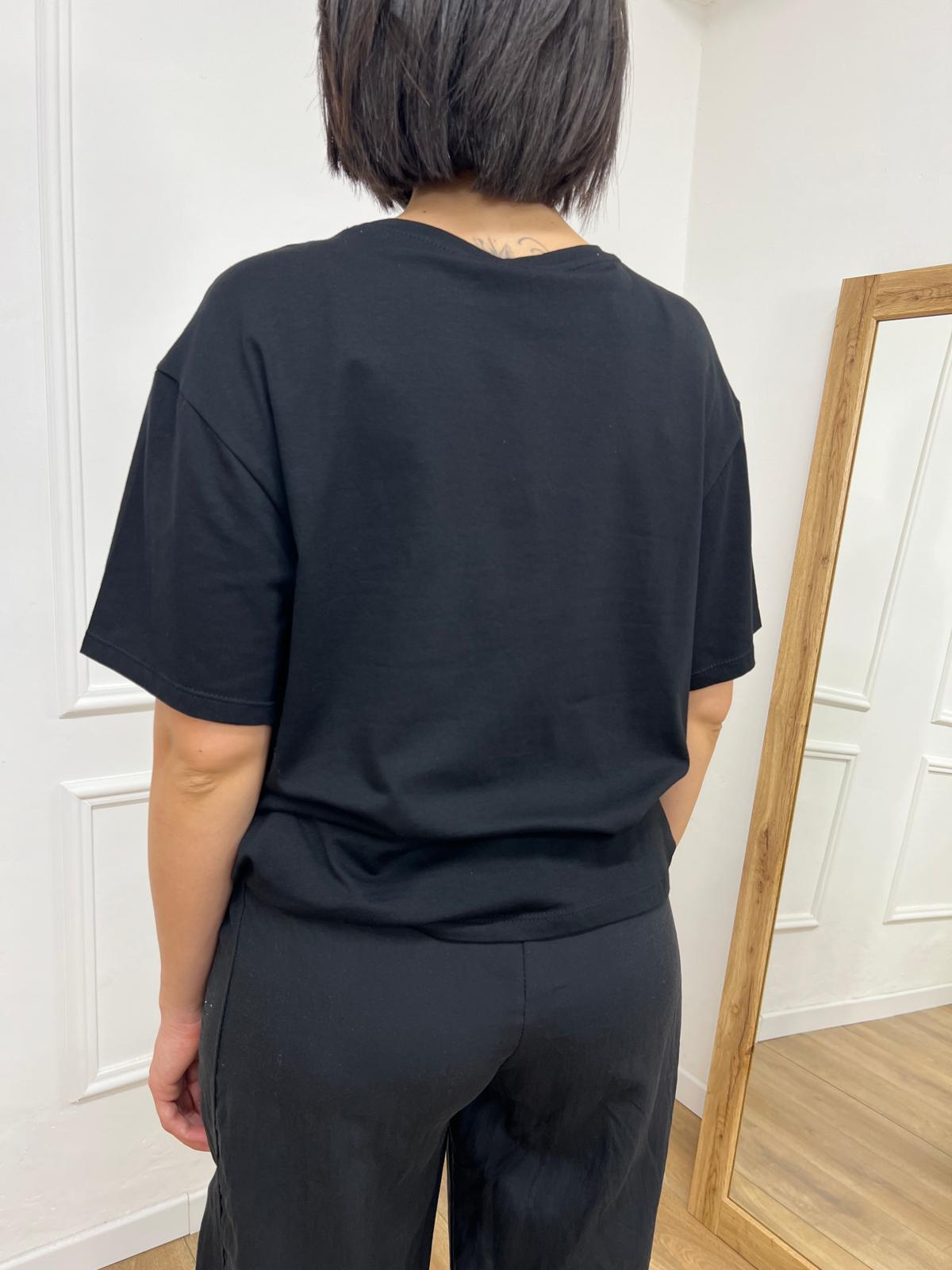 T-SHIRT GIROCOLLO M/C TASCHINO PAILLETTES NERO SUSY MIX