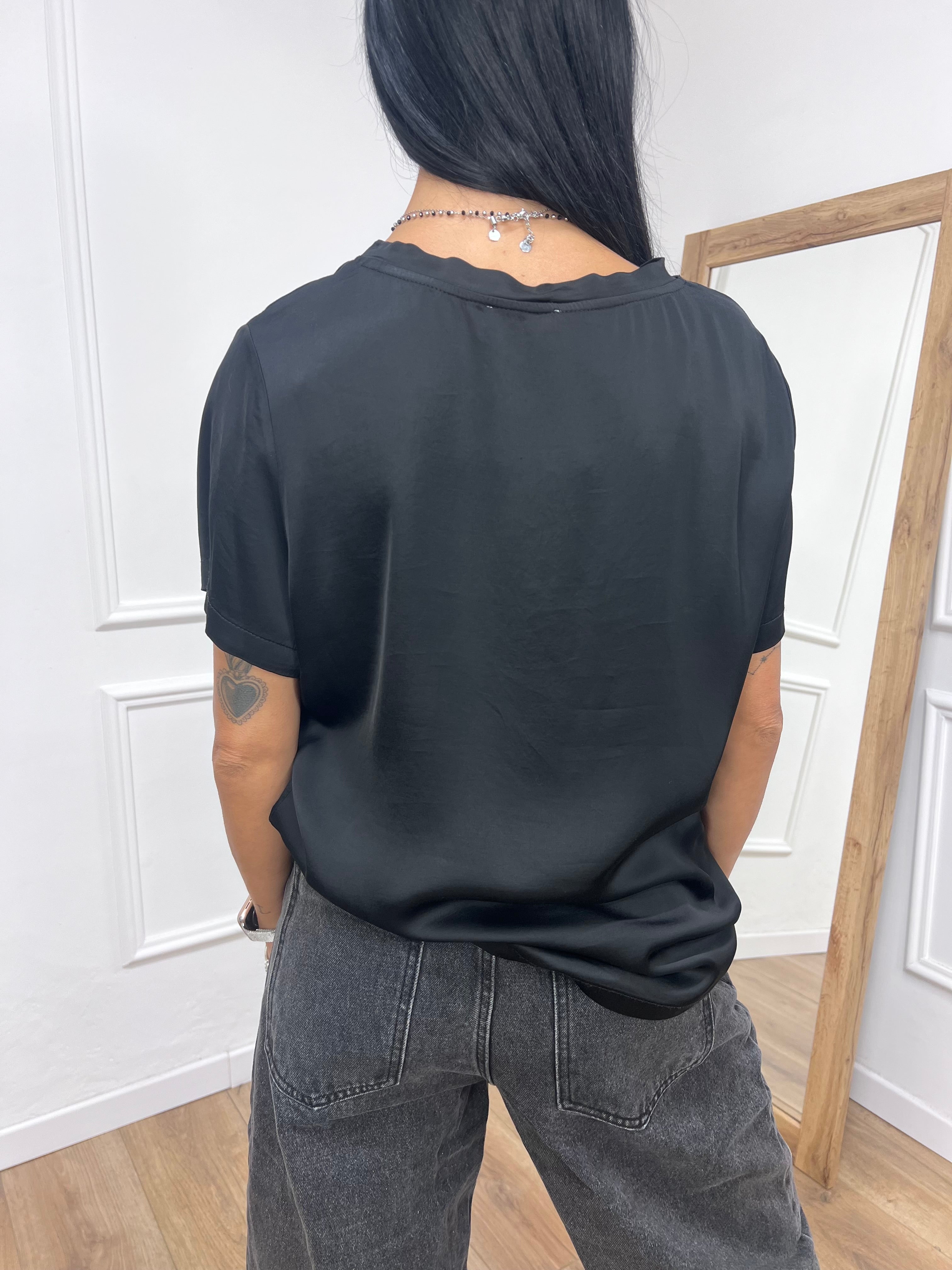 T-SHIRT GIRO M/C SATIN MONICA NERO