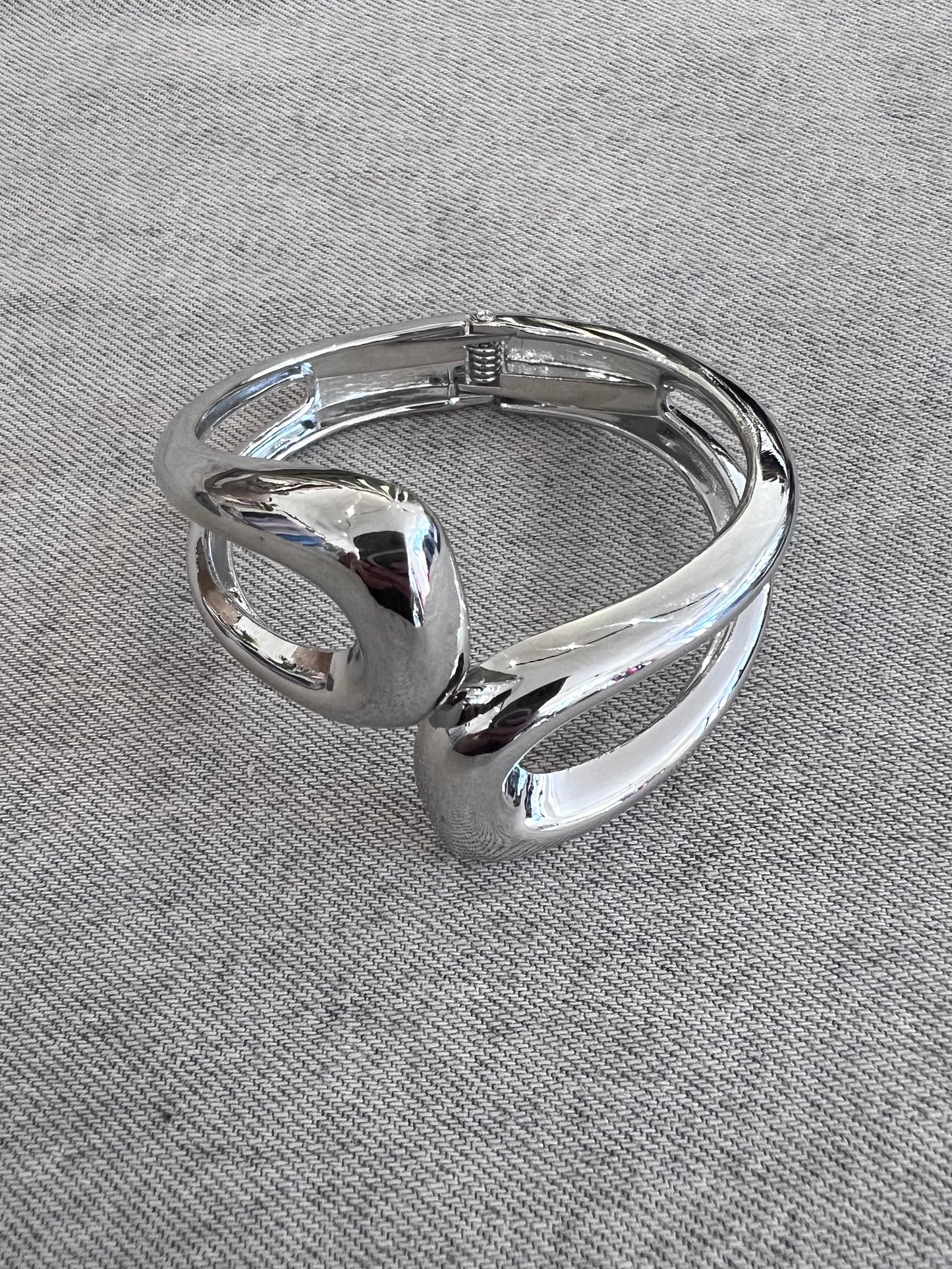 BRACCIALE RIGIDO DETTAGLIO ASIMMETRICO GAIA SILVER