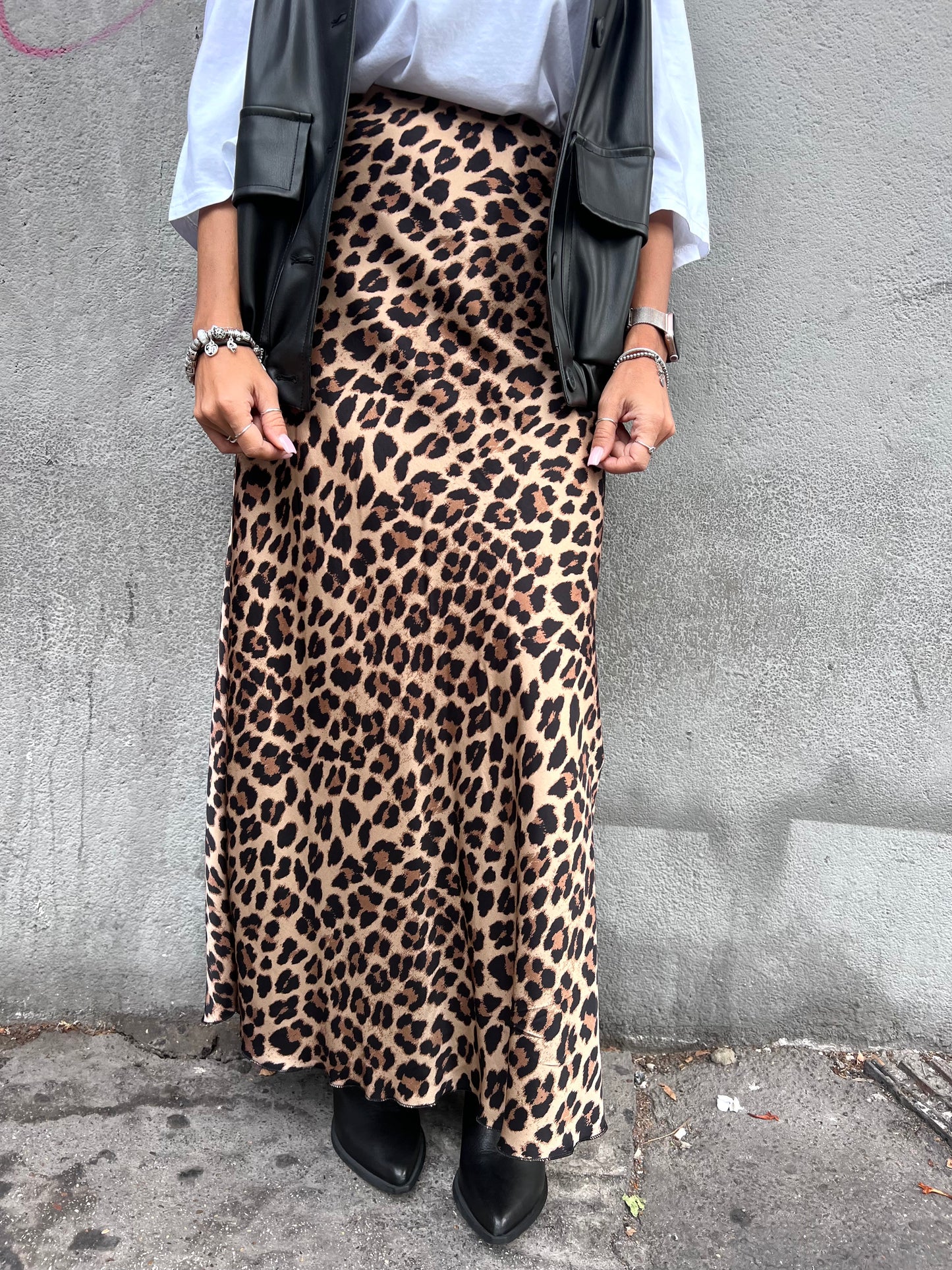 SUSY MIX GONNA LUNGA SATIN MACULATA NERO