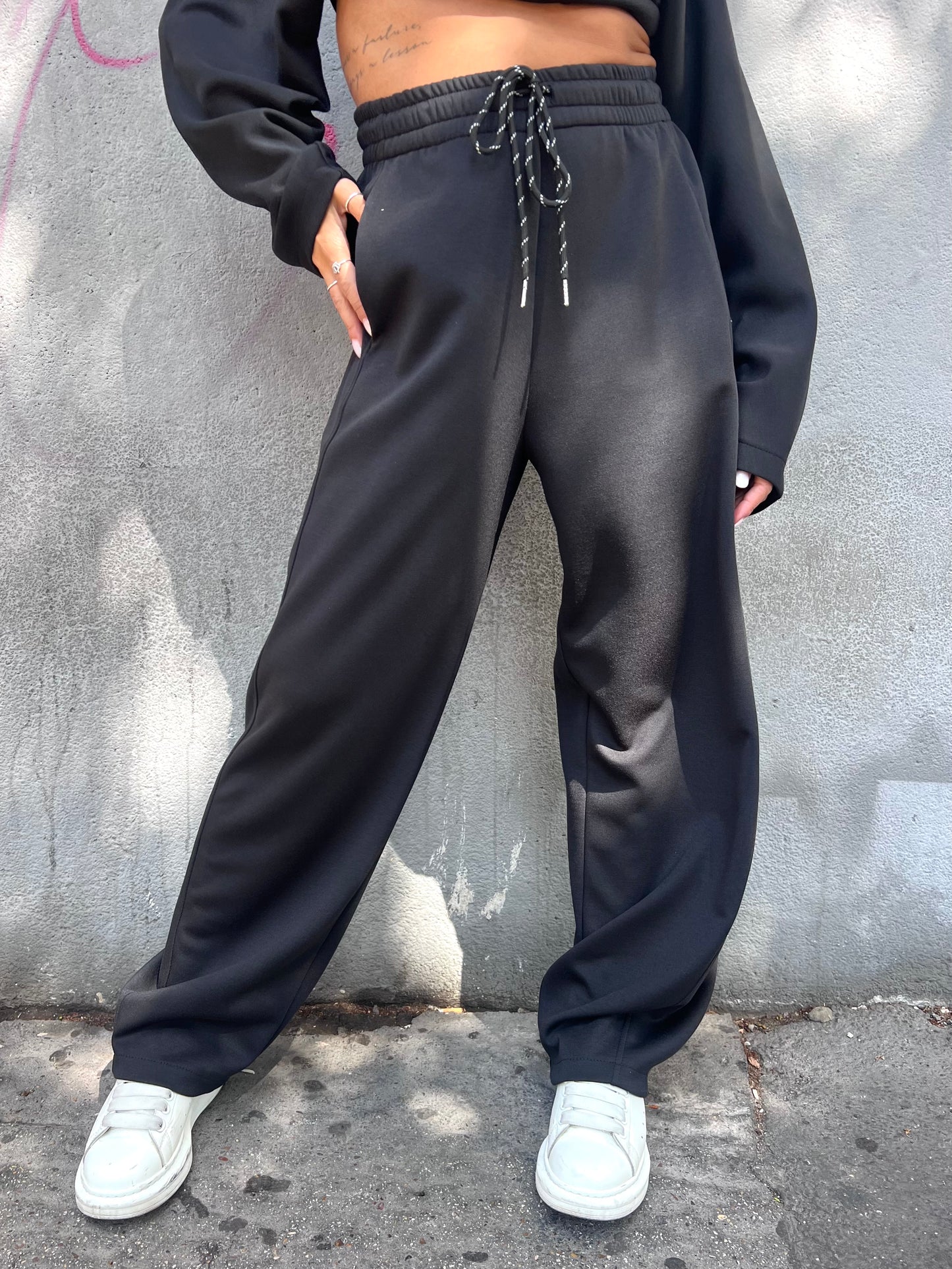 SUSY MIX COMPLETO FELPA & PANTALONE DONATELLA NERO