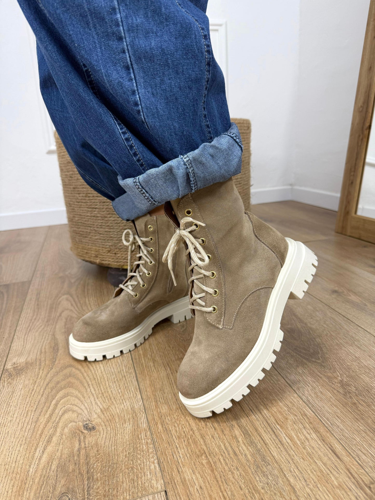 N.6 ANFIBIO SCAMOSCIATO LACCI CORDA TAUPE