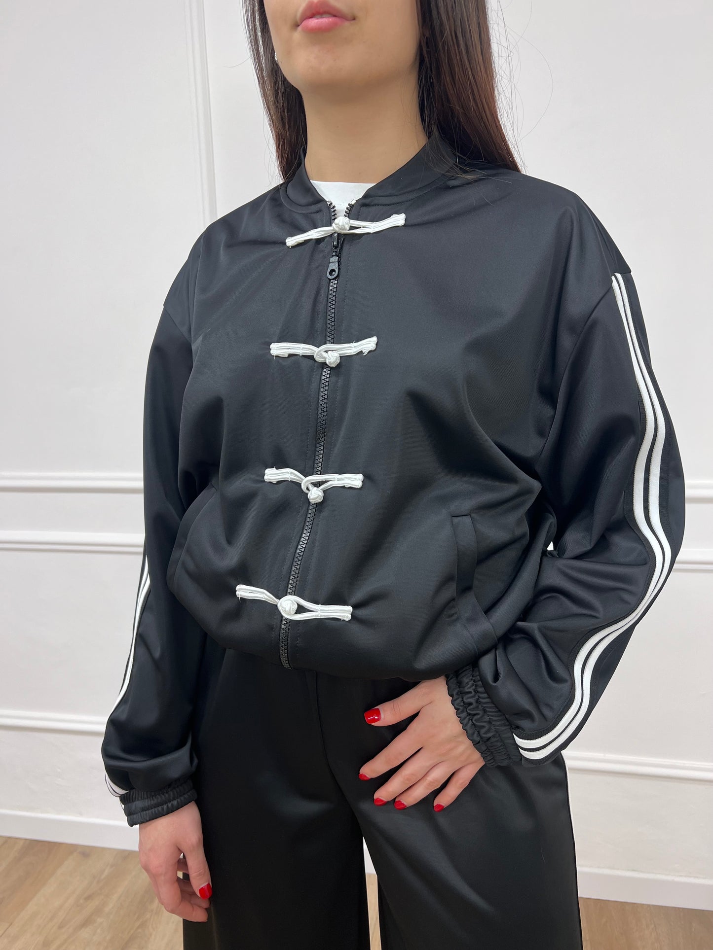 SUSY MIX FELPA ALAMARI CON BANDE JOSY NERO