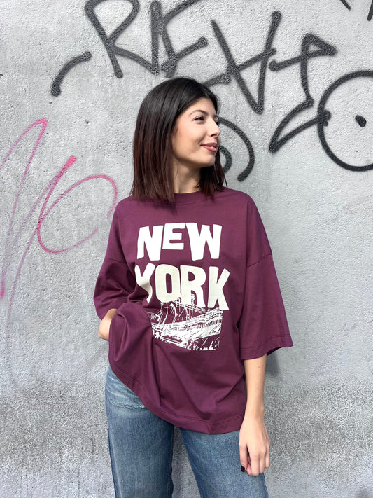 SUSY MIX T-SHIRT OVER GIROCOLLO “NEW YORK” VINO