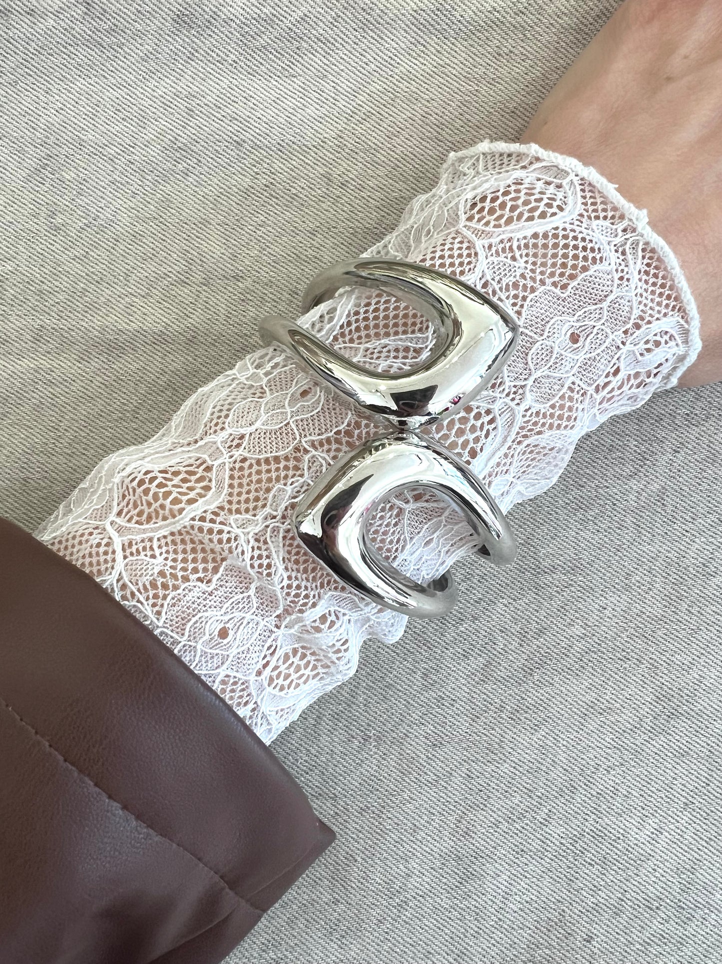 BRACCIALE RIGIDO DETTAGLIO ASIMMETRICO GAIA SILVER