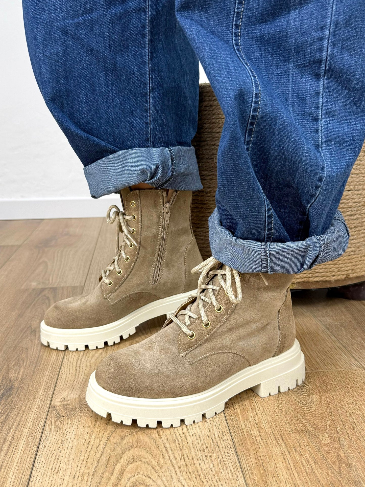 N.6 ANFIBIO SCAMOSCIATO LACCI CORDA TAUPE