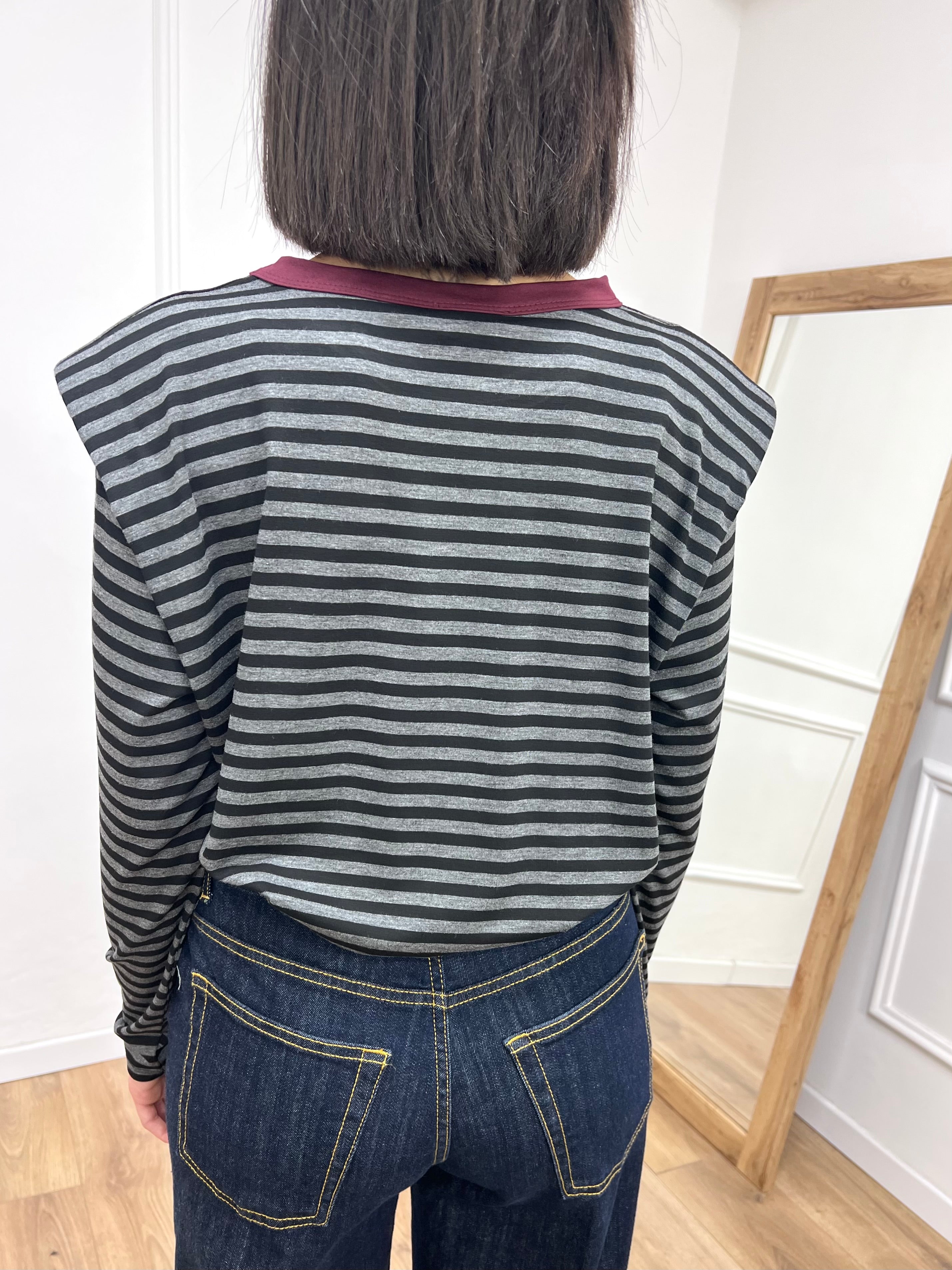 MAGLIA SPALLINE RIGATA COLLO CONTRASTO NERO SUSY MIX