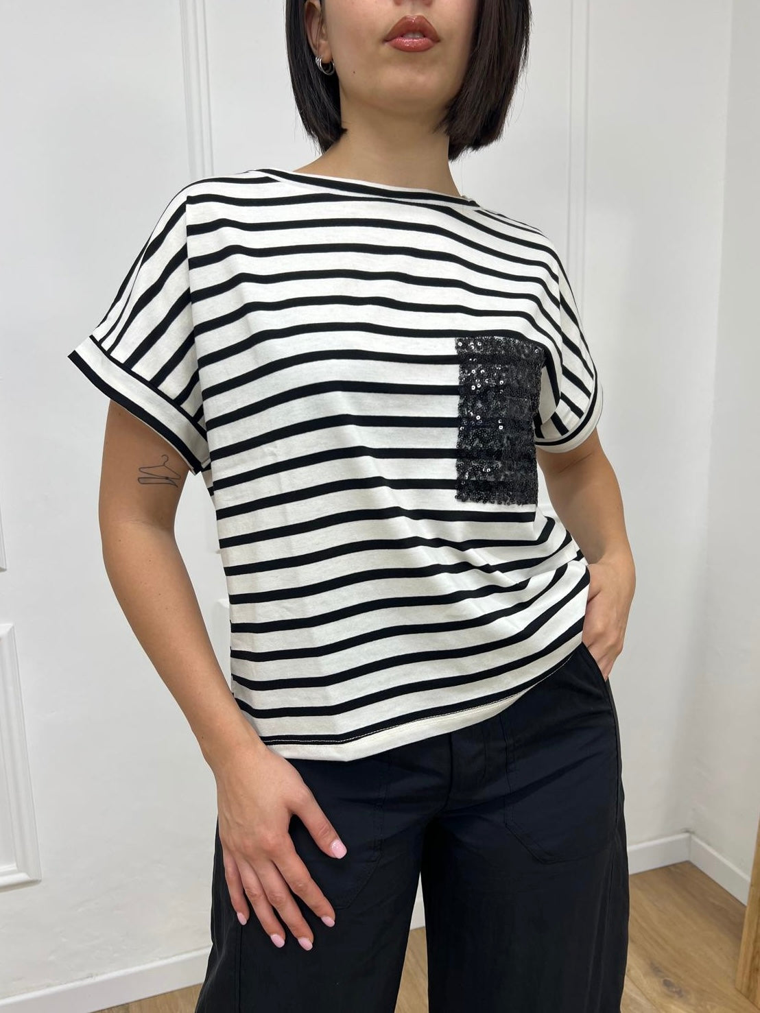 T-SHIRT M/C RIGHE TASCA MICRO PAILLETTES NERO SUSY MIX
