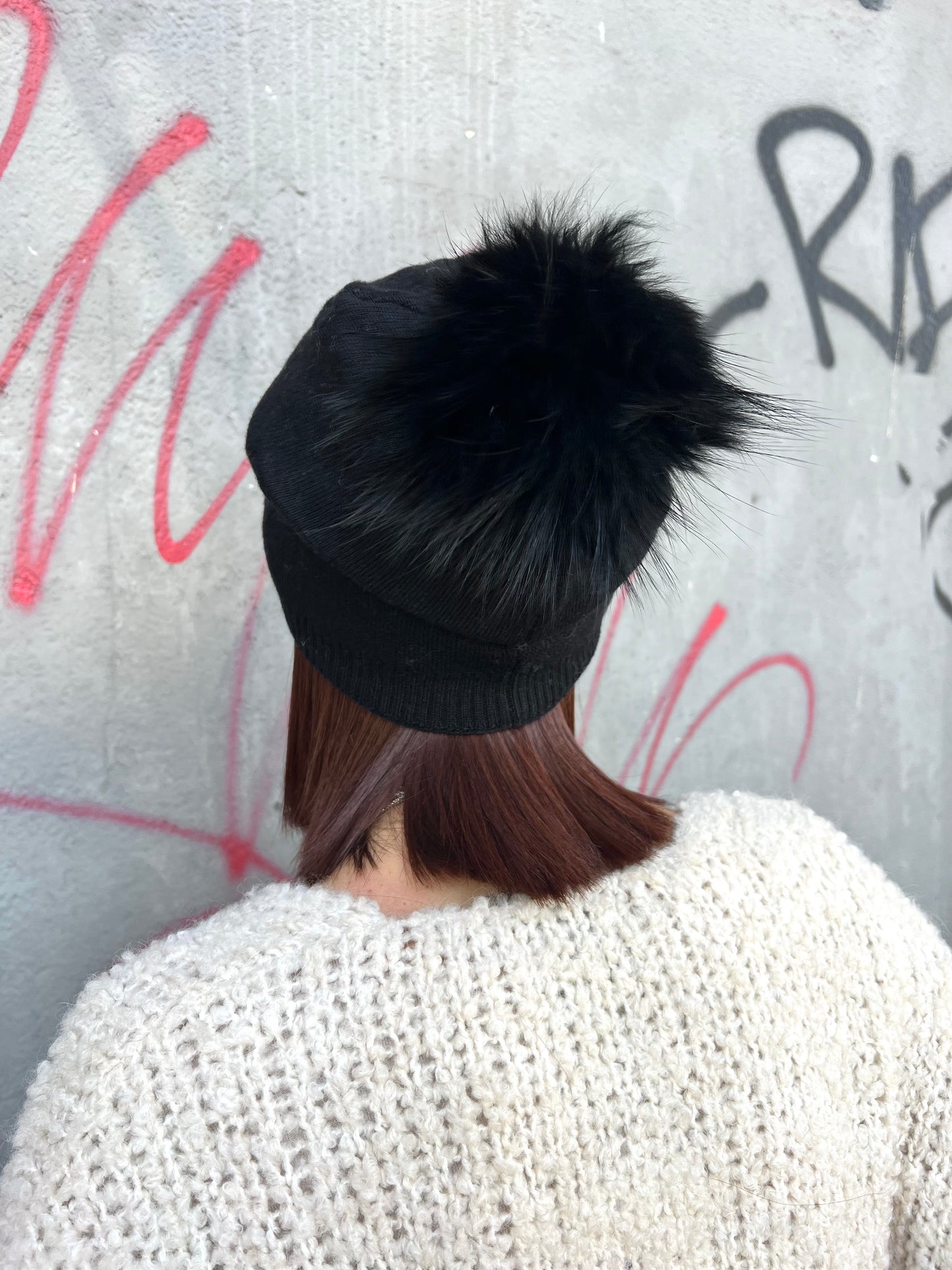 CAPPELLO SCESO CON PON PON LAPIN REMOVIBILE NERO