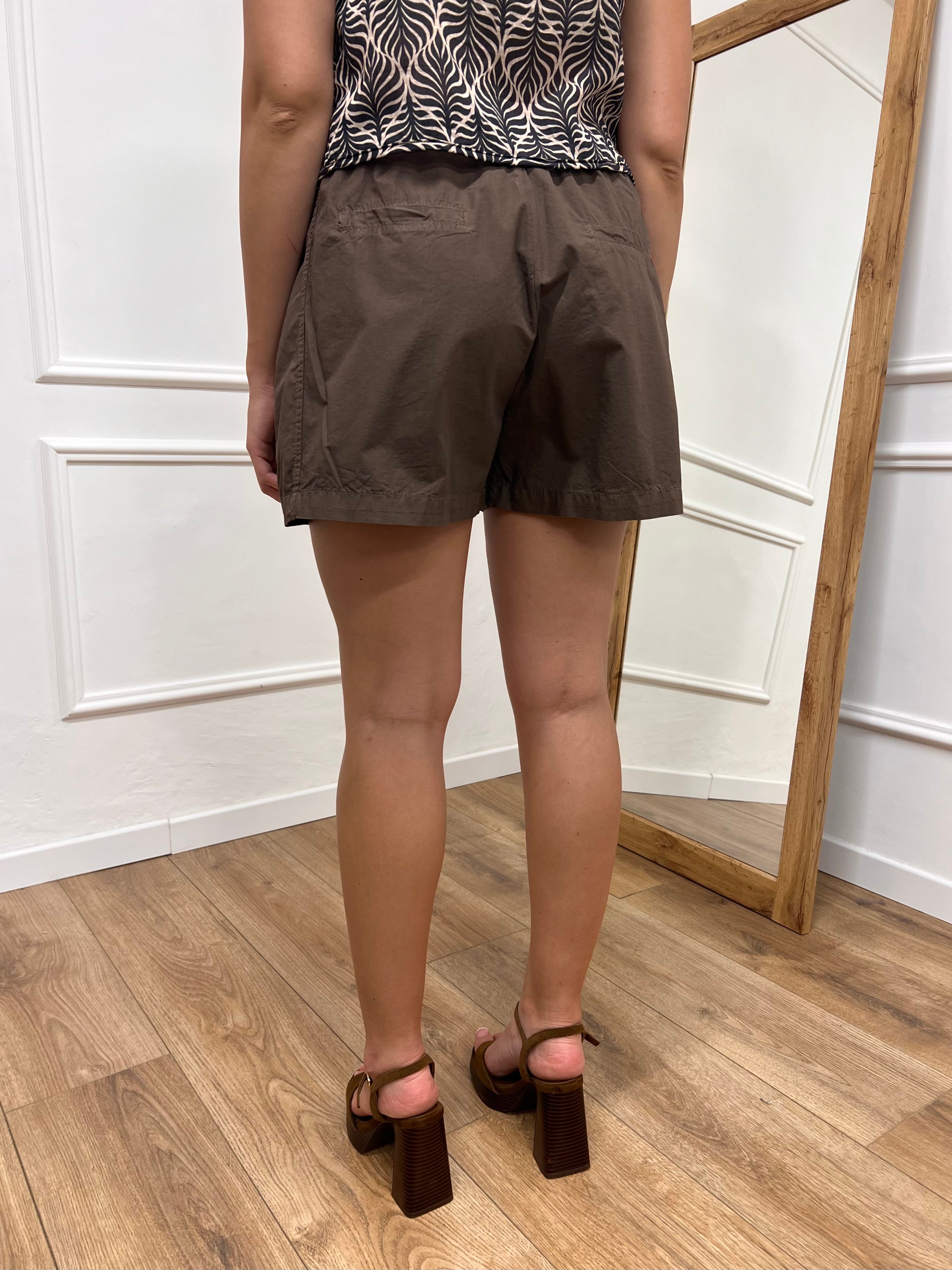 SHORT STELLINA TELA PARACADUTE MORO SUSY MIX