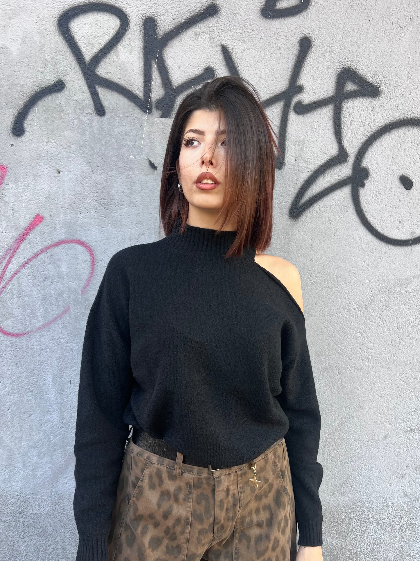 SUSY MIX MAGLIA CUT OUT COLLO NENA NERO